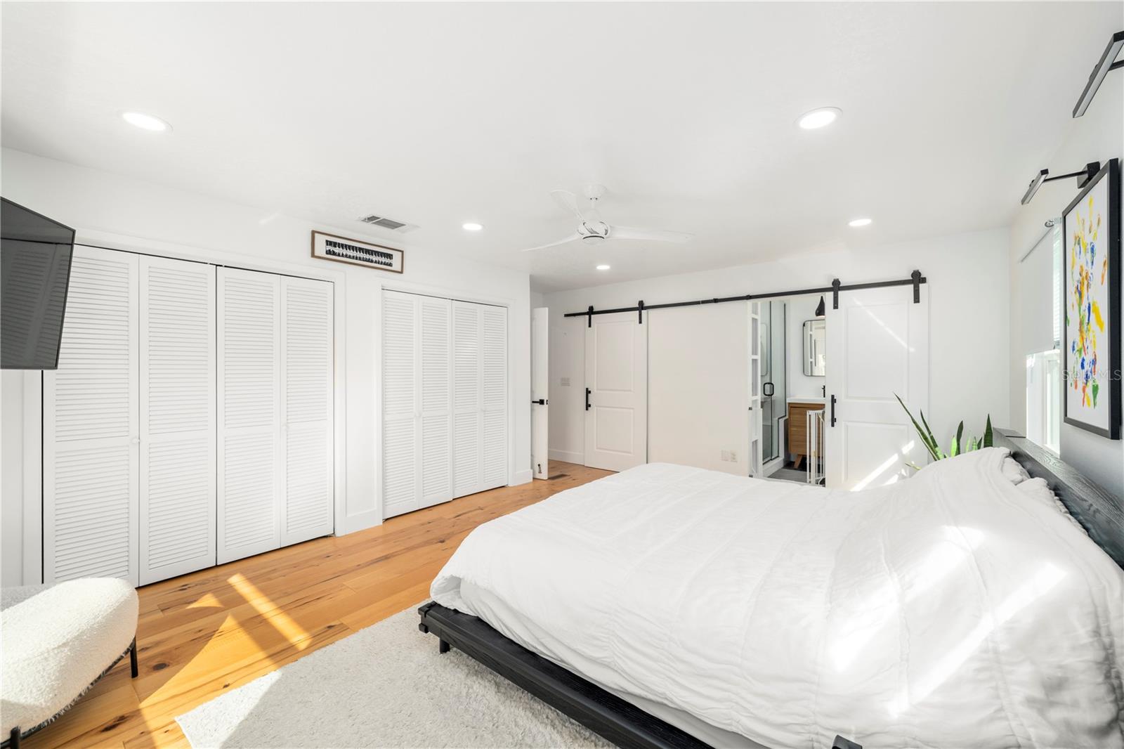 Image 19 of 56 For 1930 Hilltop Drive