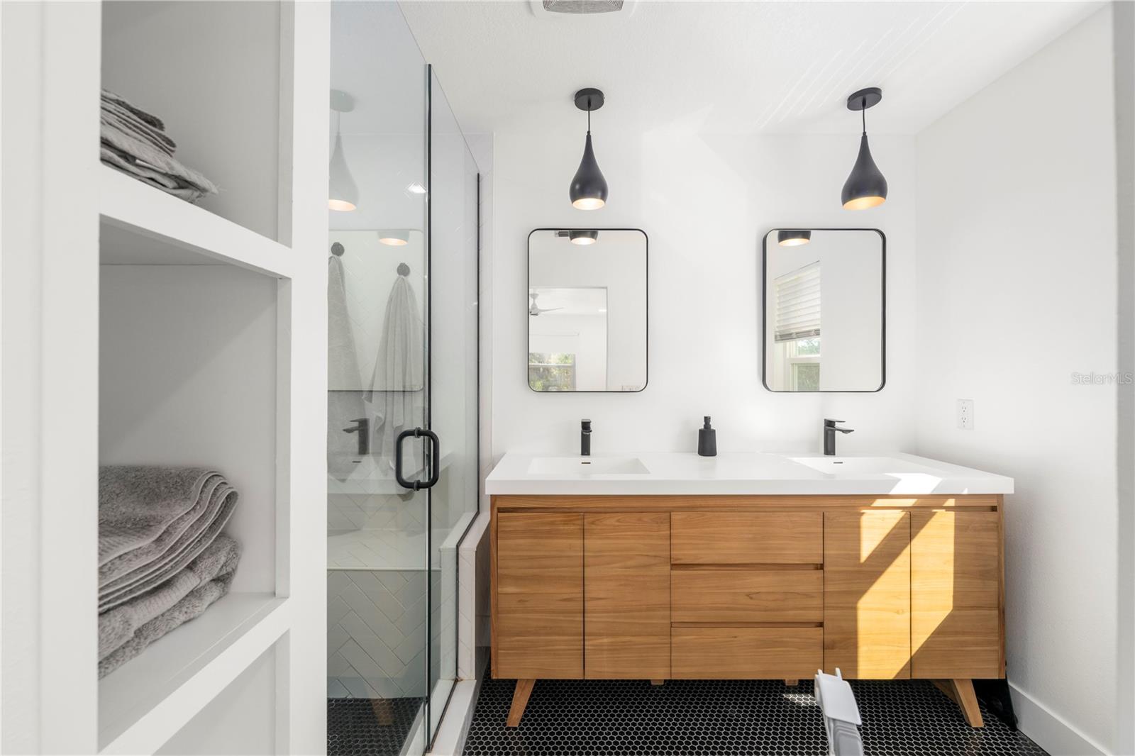 Image 22 of 56 For 1930 Hilltop Drive