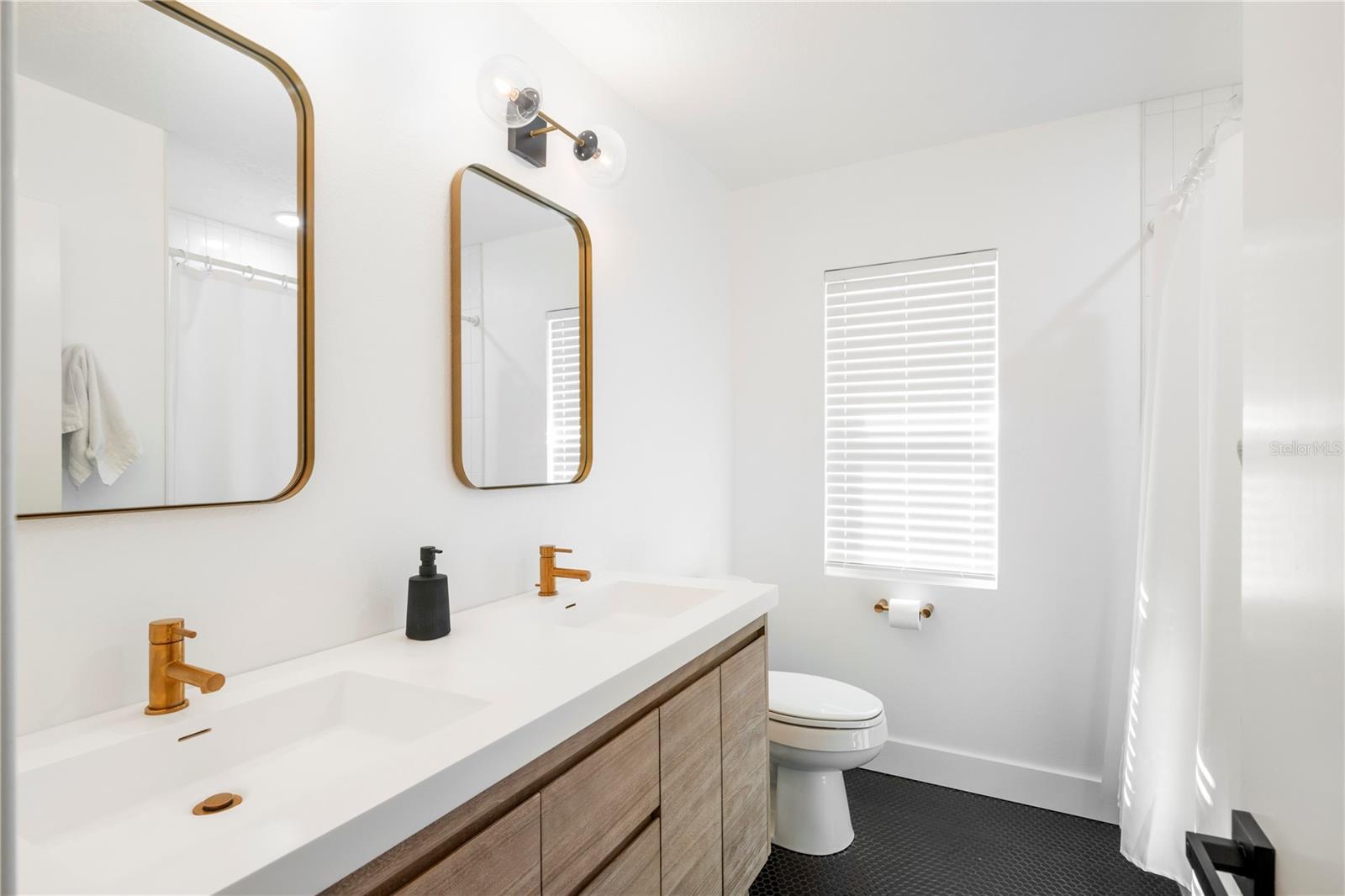 Image 26 of 56 For 1930 Hilltop Drive