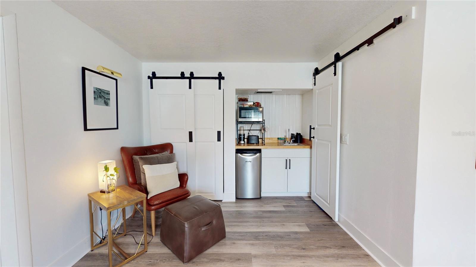 Image 27 of 56 For 1930 Hilltop Drive