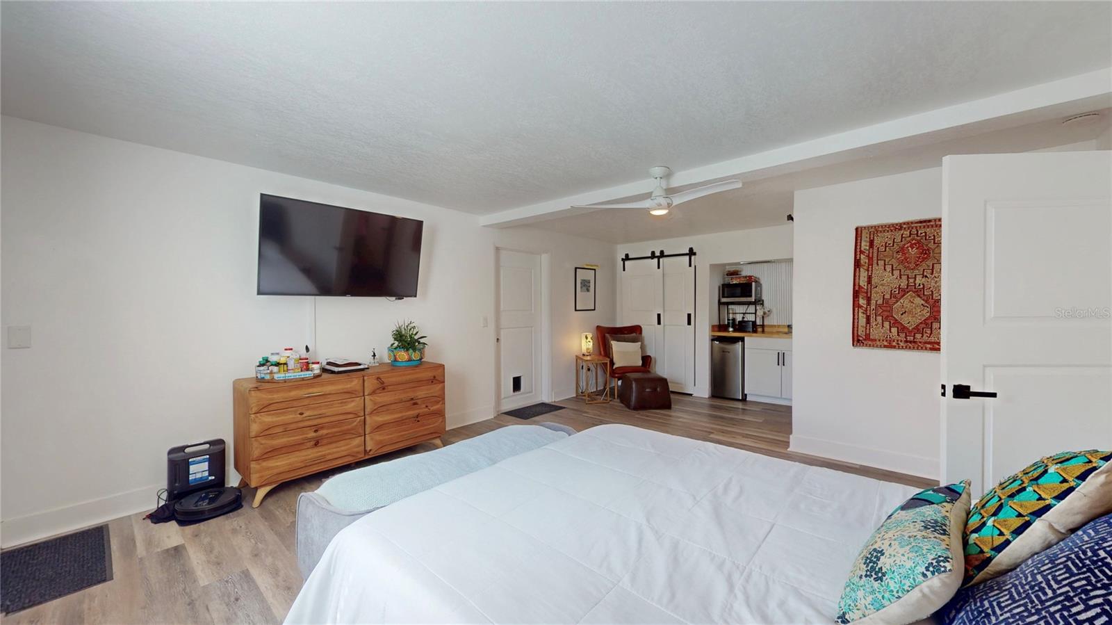 Image 29 of 56 For 1930 Hilltop Drive