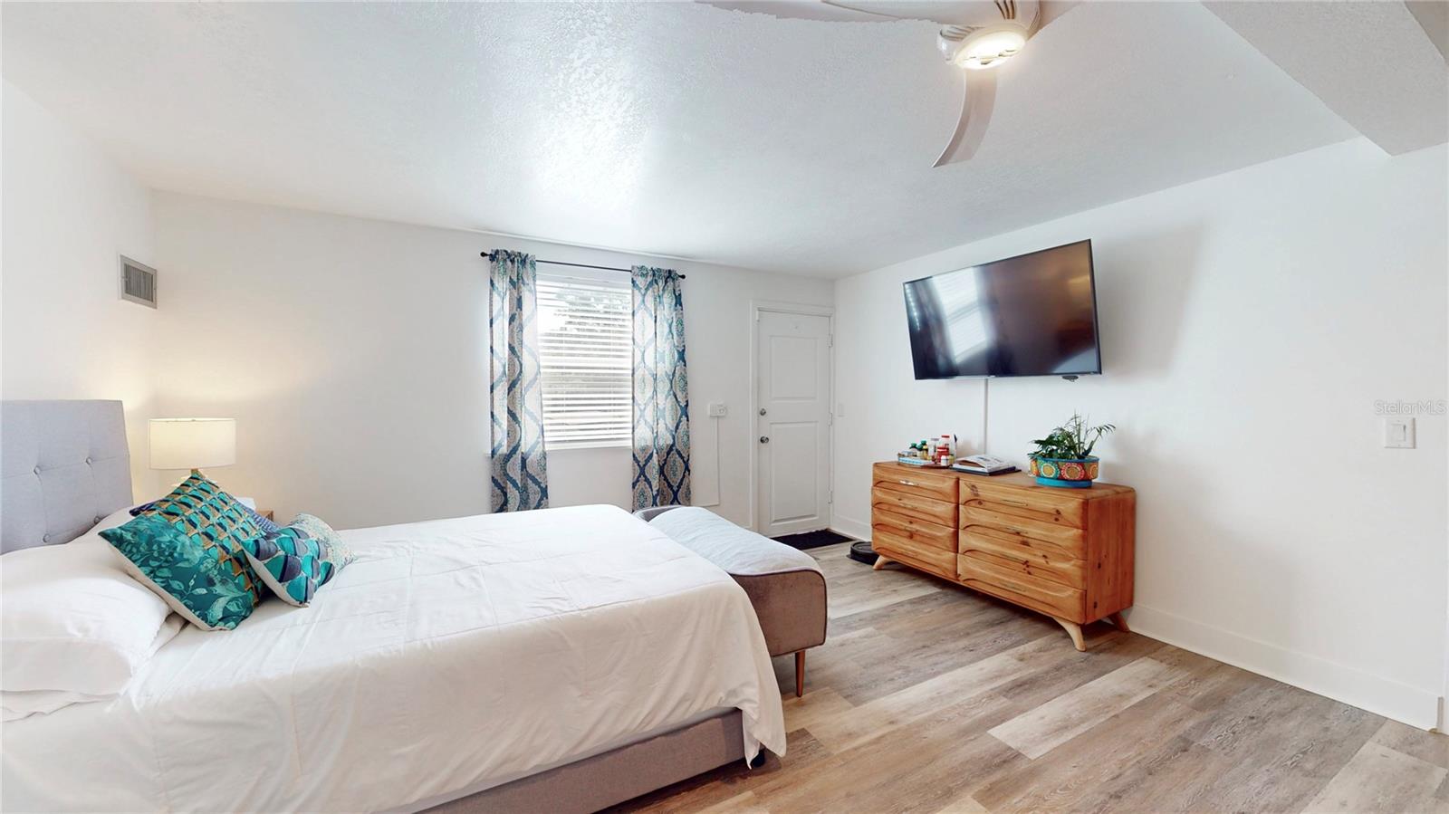 Image 30 of 56 For 1930 Hilltop Drive