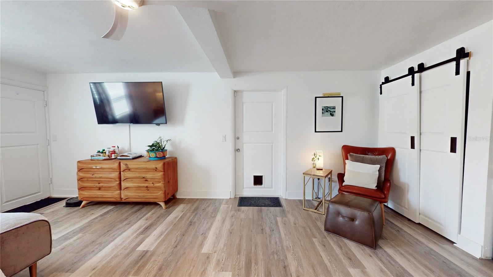 Image 31 of 56 For 1930 Hilltop Drive