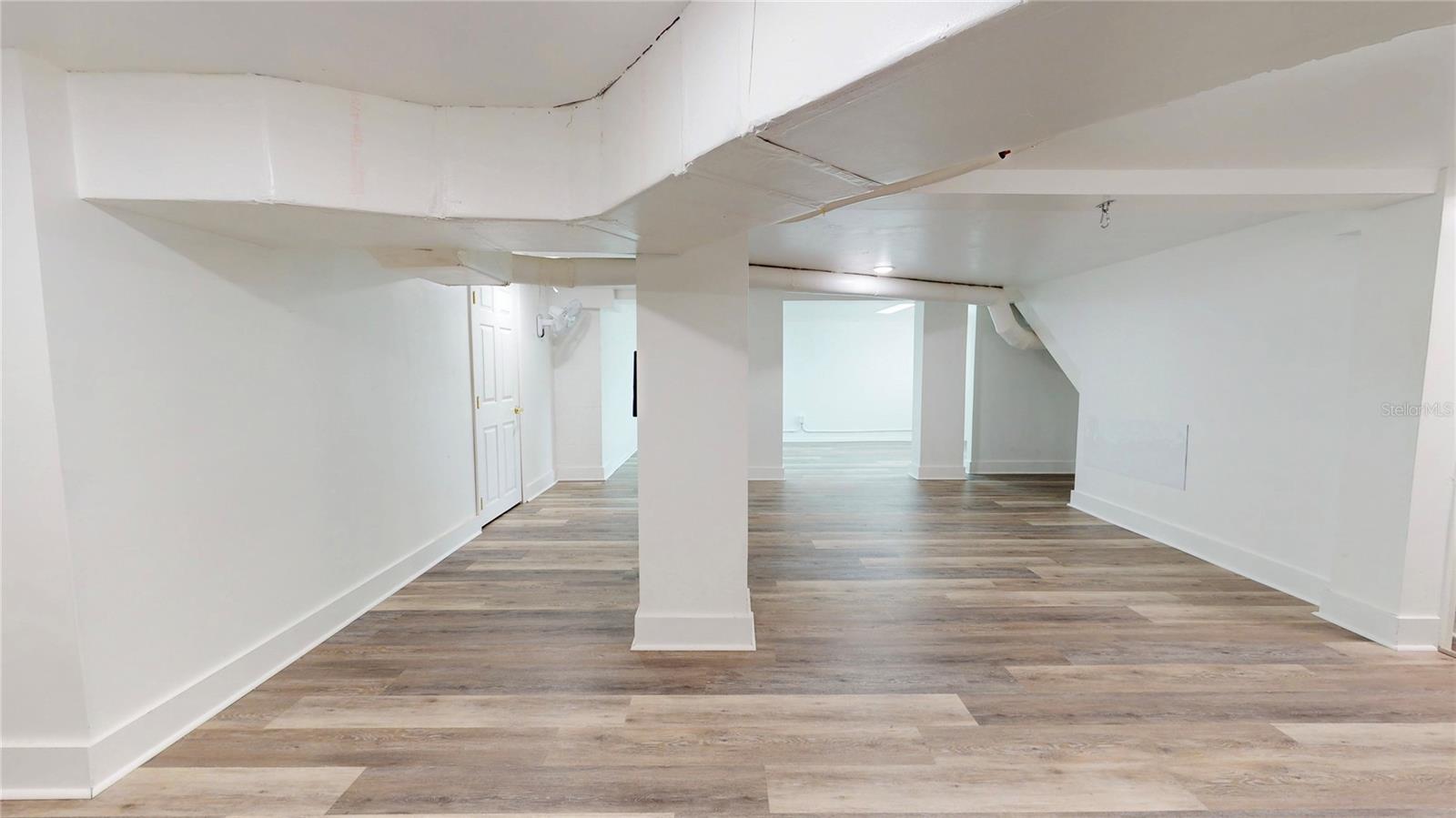 Image 35 of 56 For 1930 Hilltop Drive