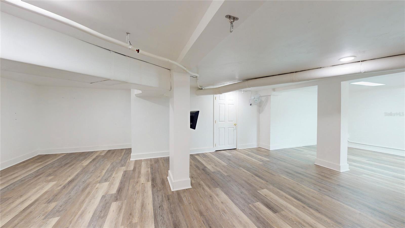 Image 36 of 56 For 1930 Hilltop Drive