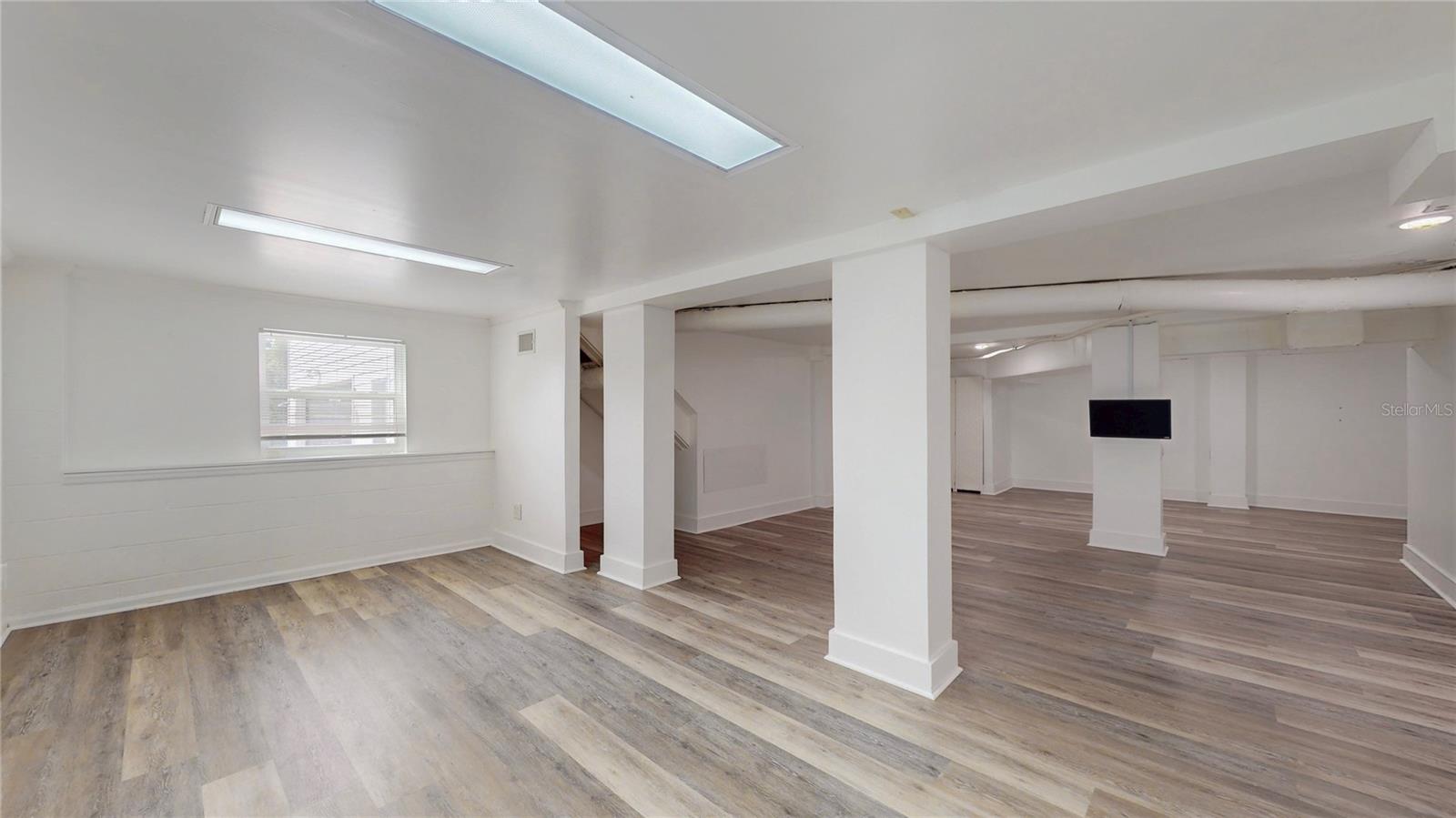 Image 38 of 56 For 1930 Hilltop Drive