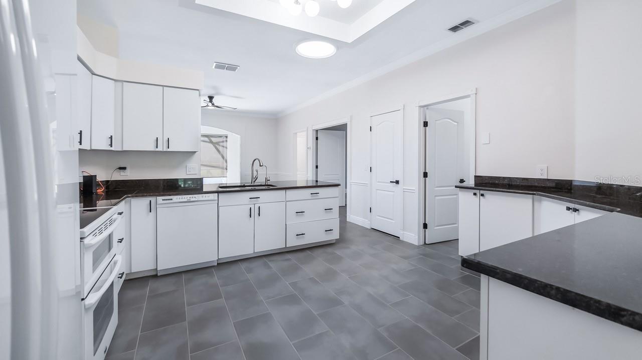 Image 17 of 33 For 2241 Kingsmill Way