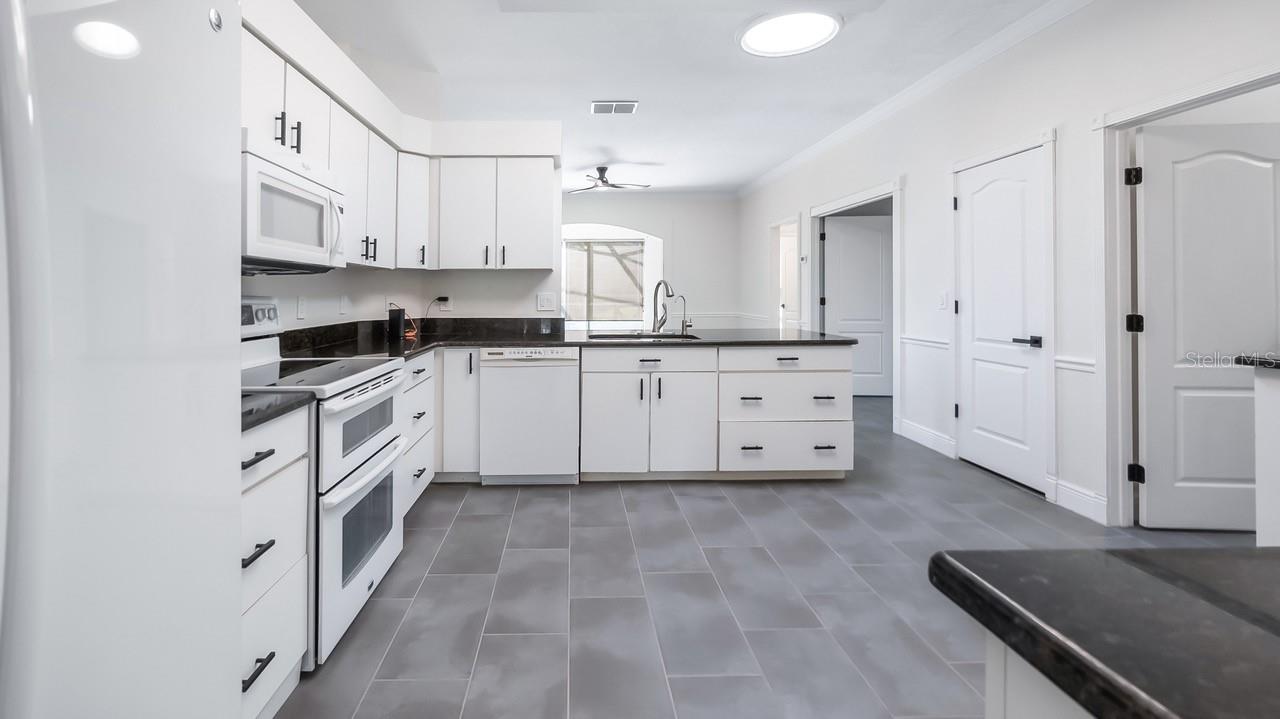 Image 9 of 33 For 2241 Kingsmill Way