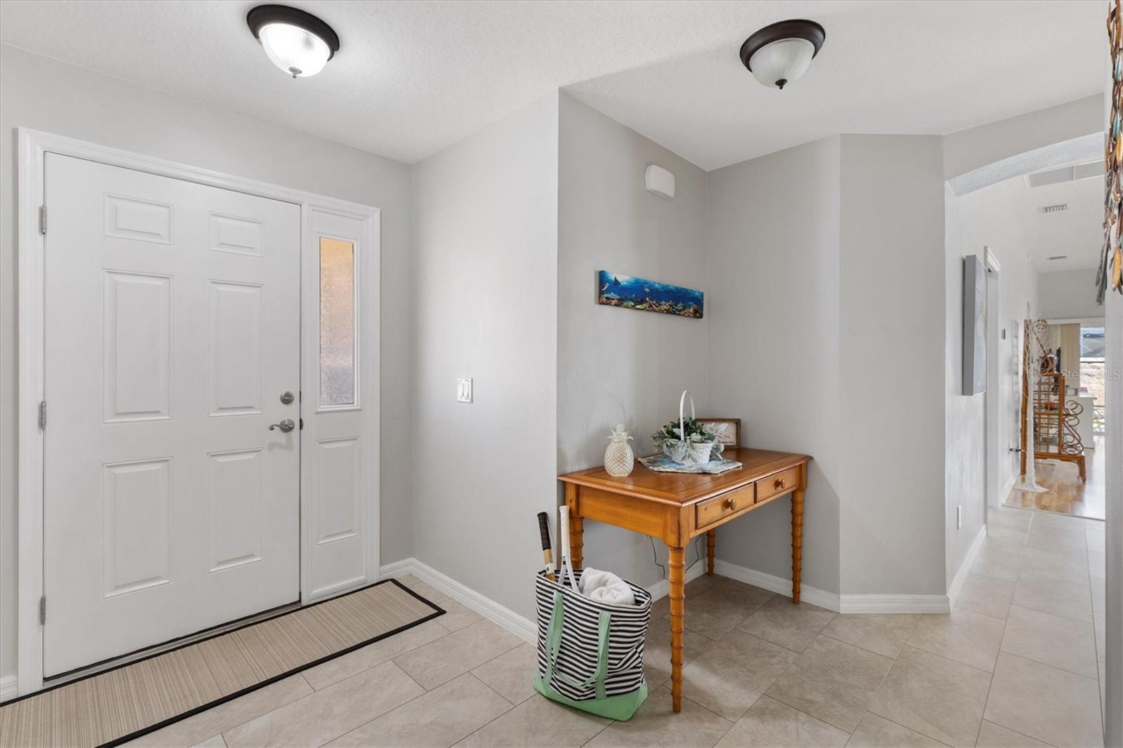 Image 2 of 22 For 935 Wren Street