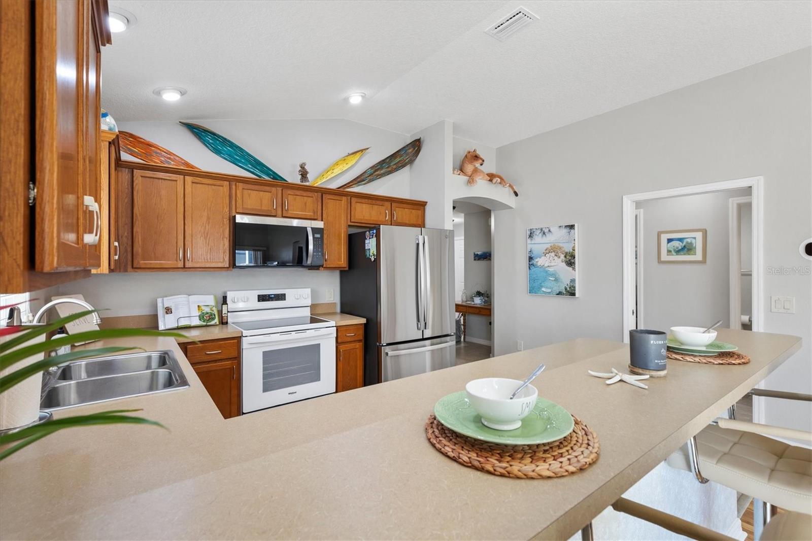 Image 4 of 22 For 935 Wren Street