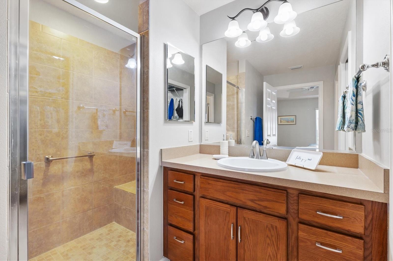 Image 9 of 22 For 935 Wren Street