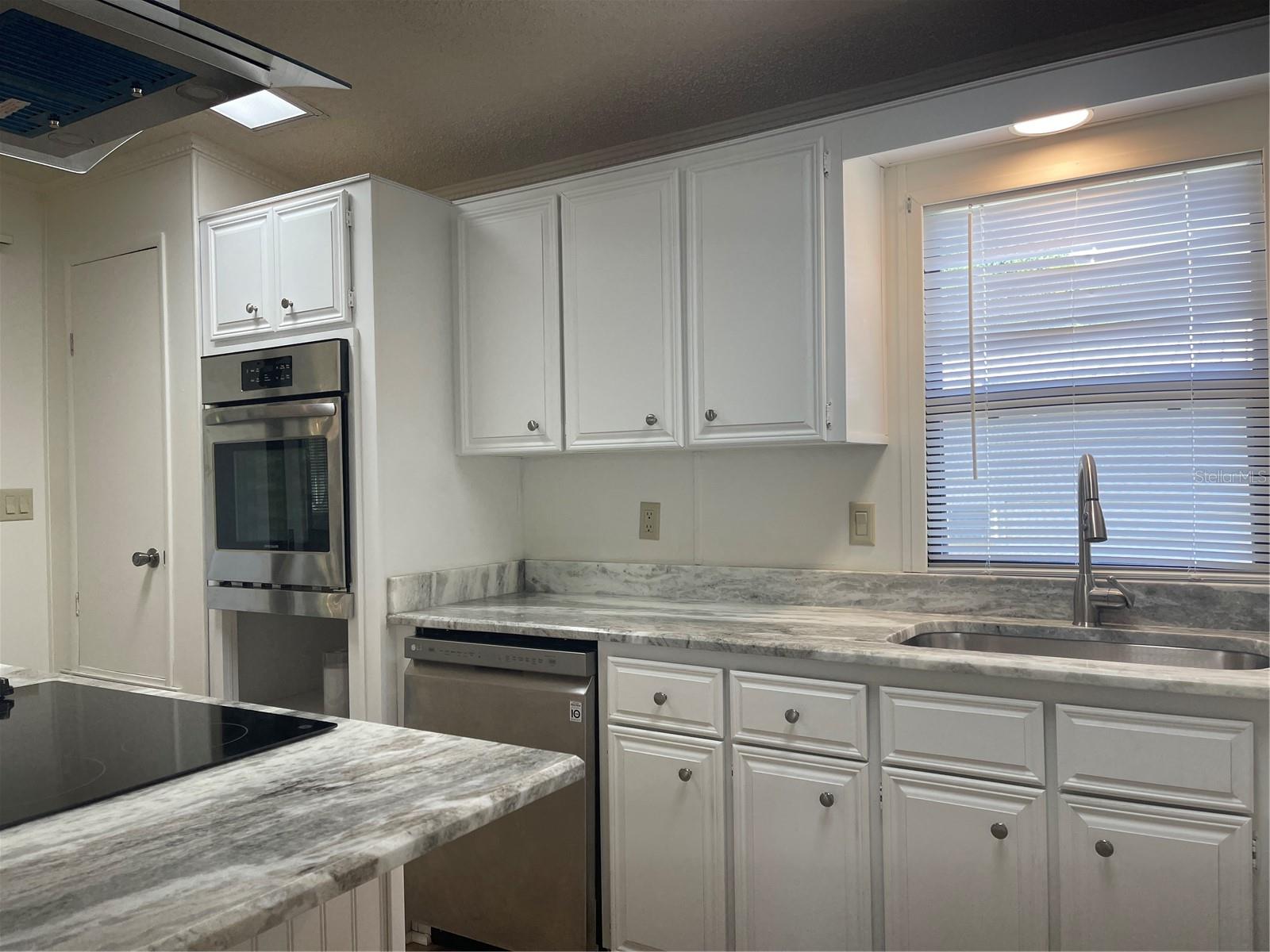 Image 14 of 34 For 603 Robin Lane Avenue