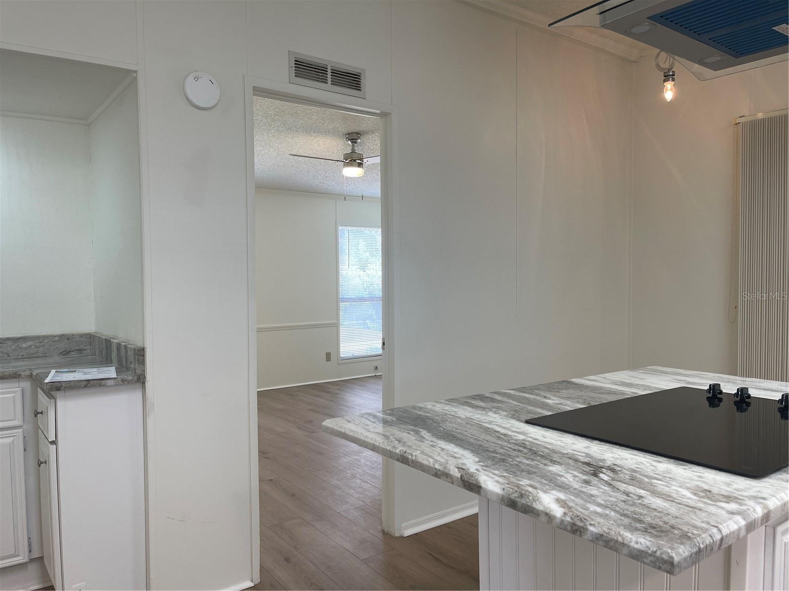 Image 15 of 34 For 603 Robin Lane Avenue