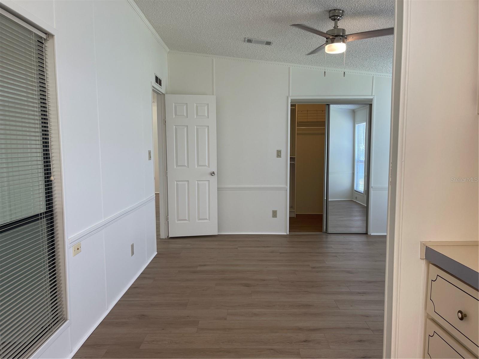 Image 20 of 34 For 603 Robin Lane Avenue