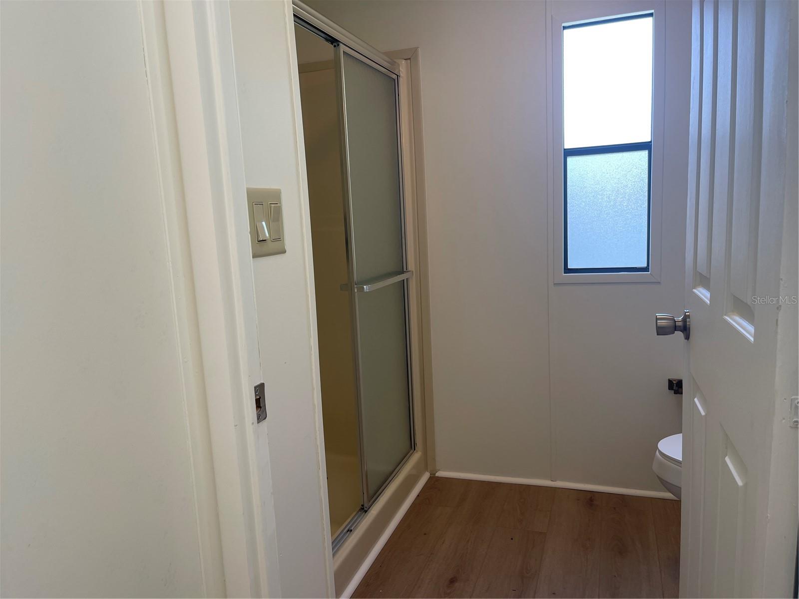 Image 21 of 34 For 603 Robin Lane Avenue