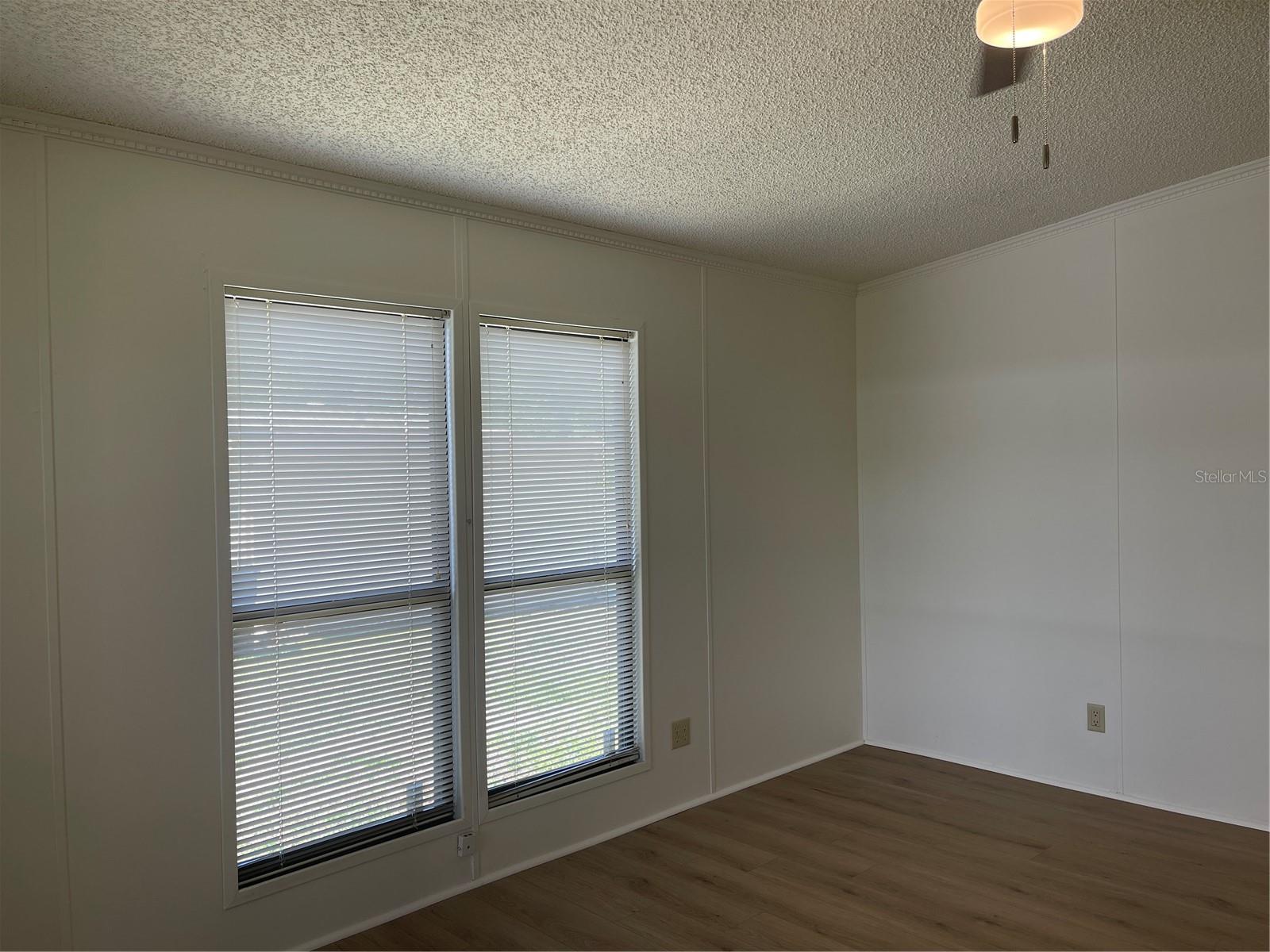 Image 6 of 34 For 603 Robin Lane Avenue