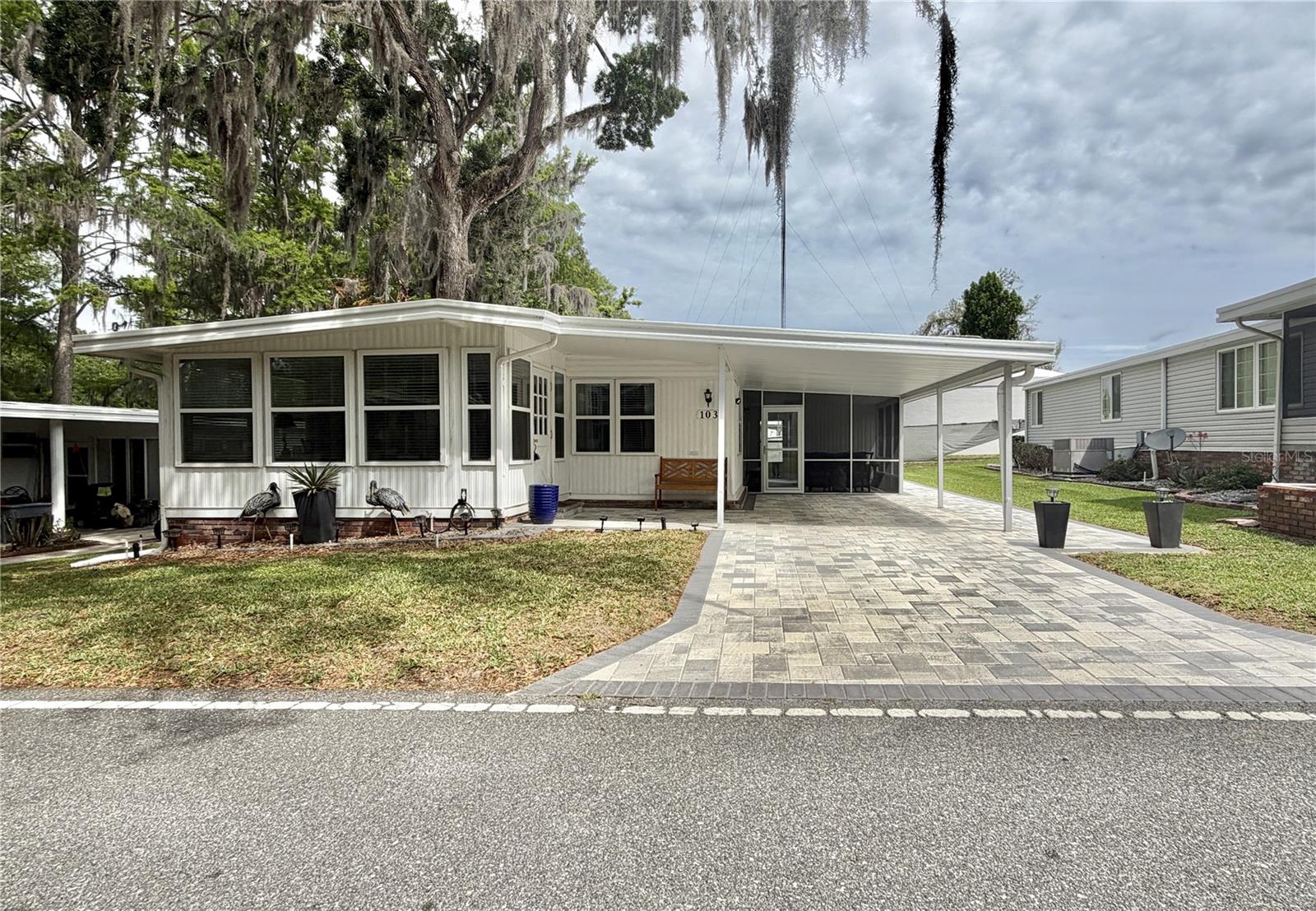 Details for 103 Royal Palm Drive, LEESBURG, FL 34748