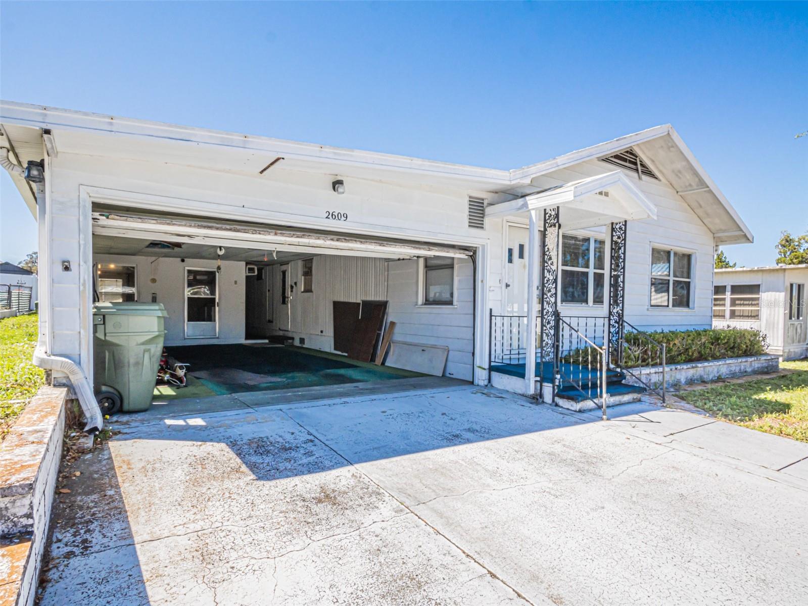 Image 2 of 40 For 2609 Houston Place