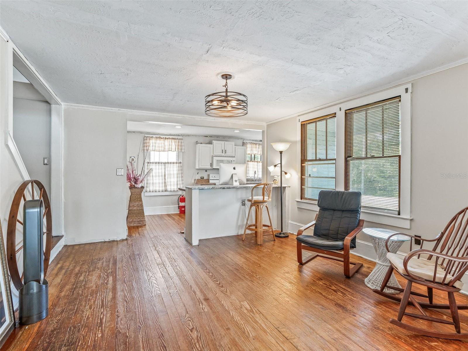 Listing photo id 11 for 10487 Highway 42