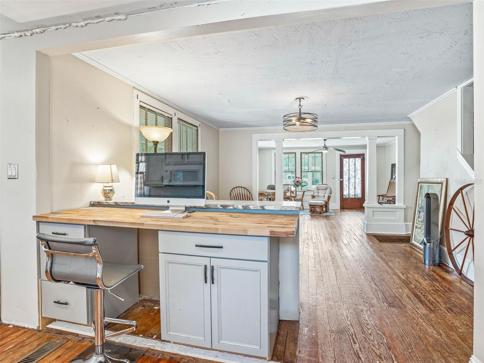 Listing photo id 15 for 10487 Highway 42