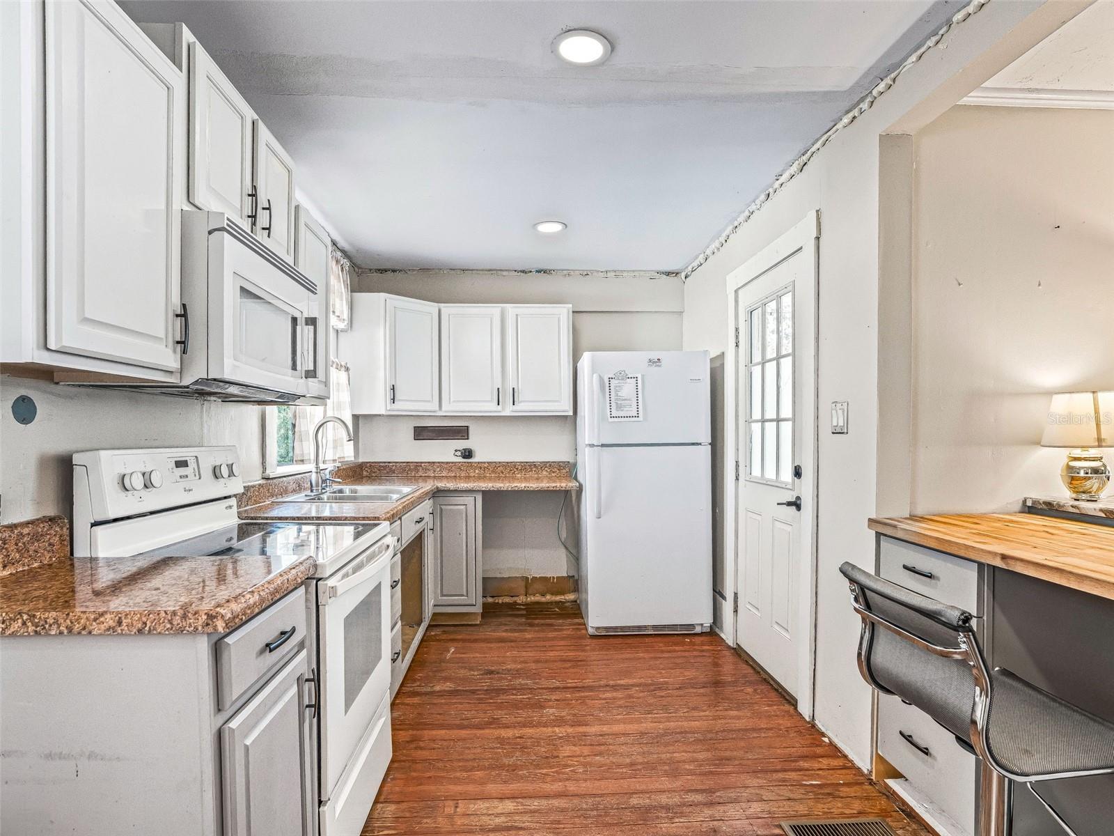 Listing photo id 16 for 10487 Highway 42