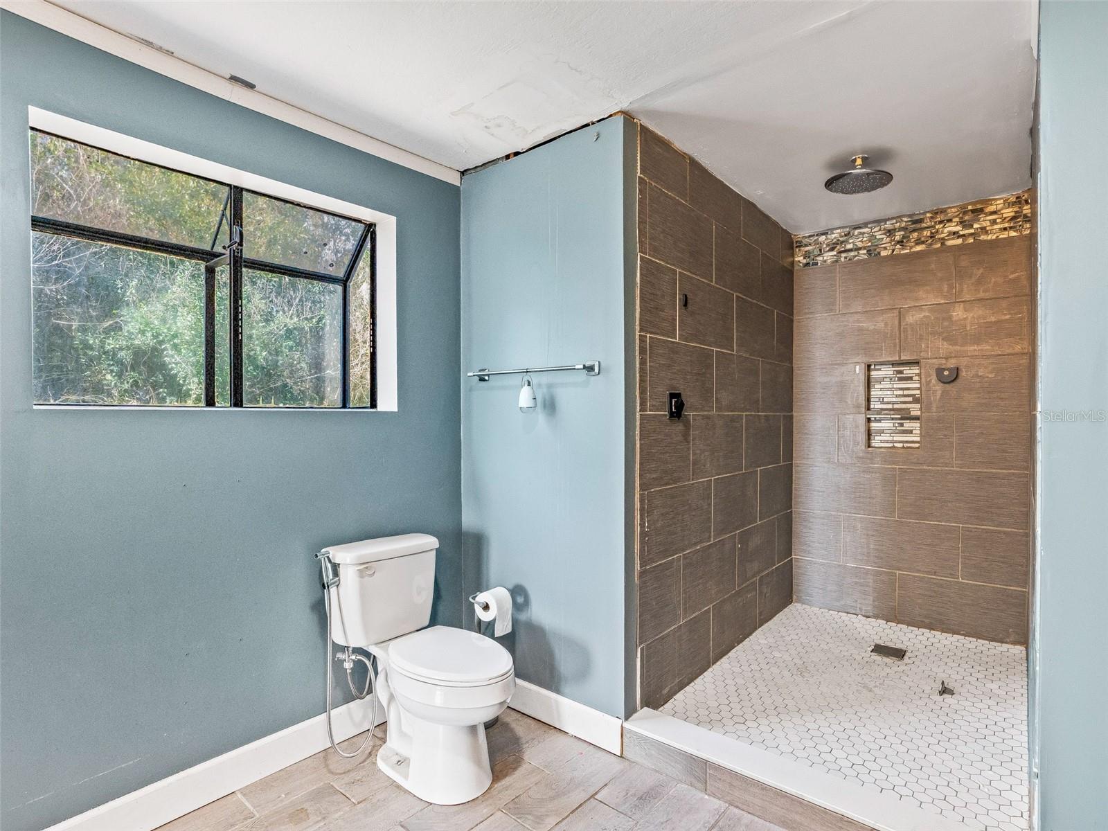 Listing photo id 24 for 10487 Highway 42