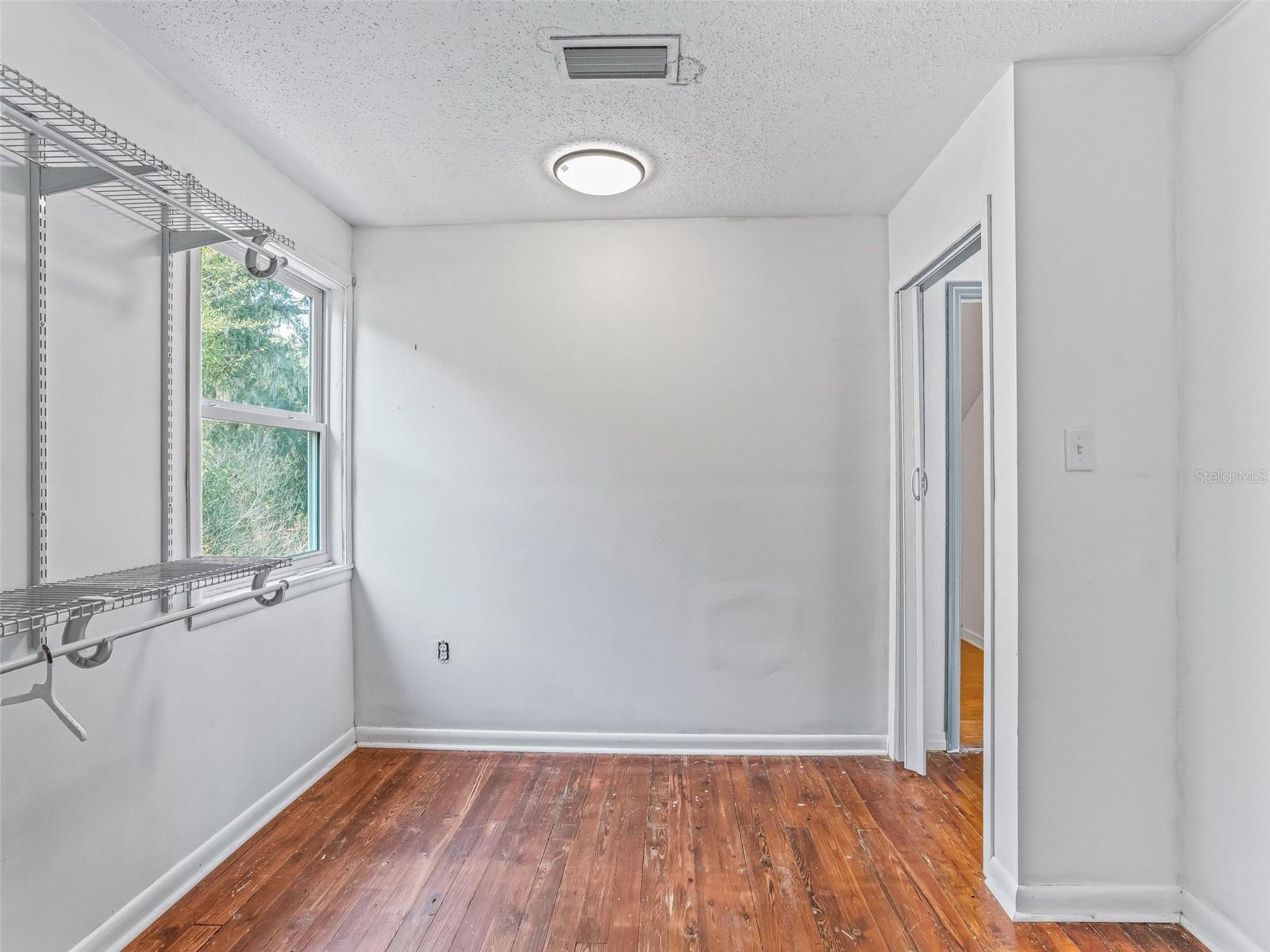 Listing photo id 31 for 10487 Highway 42