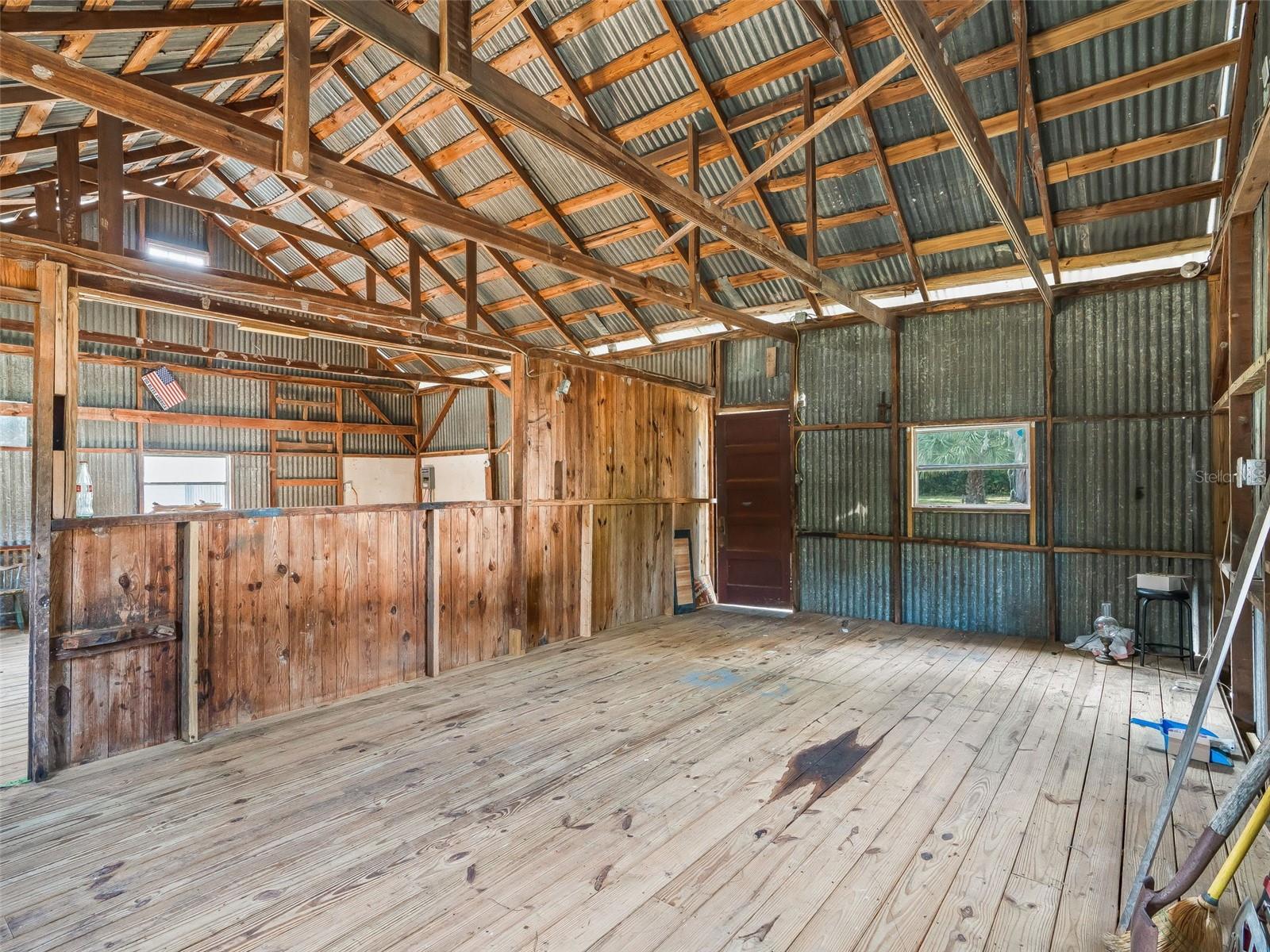 Listing photo id 38 for 10487 Highway 42