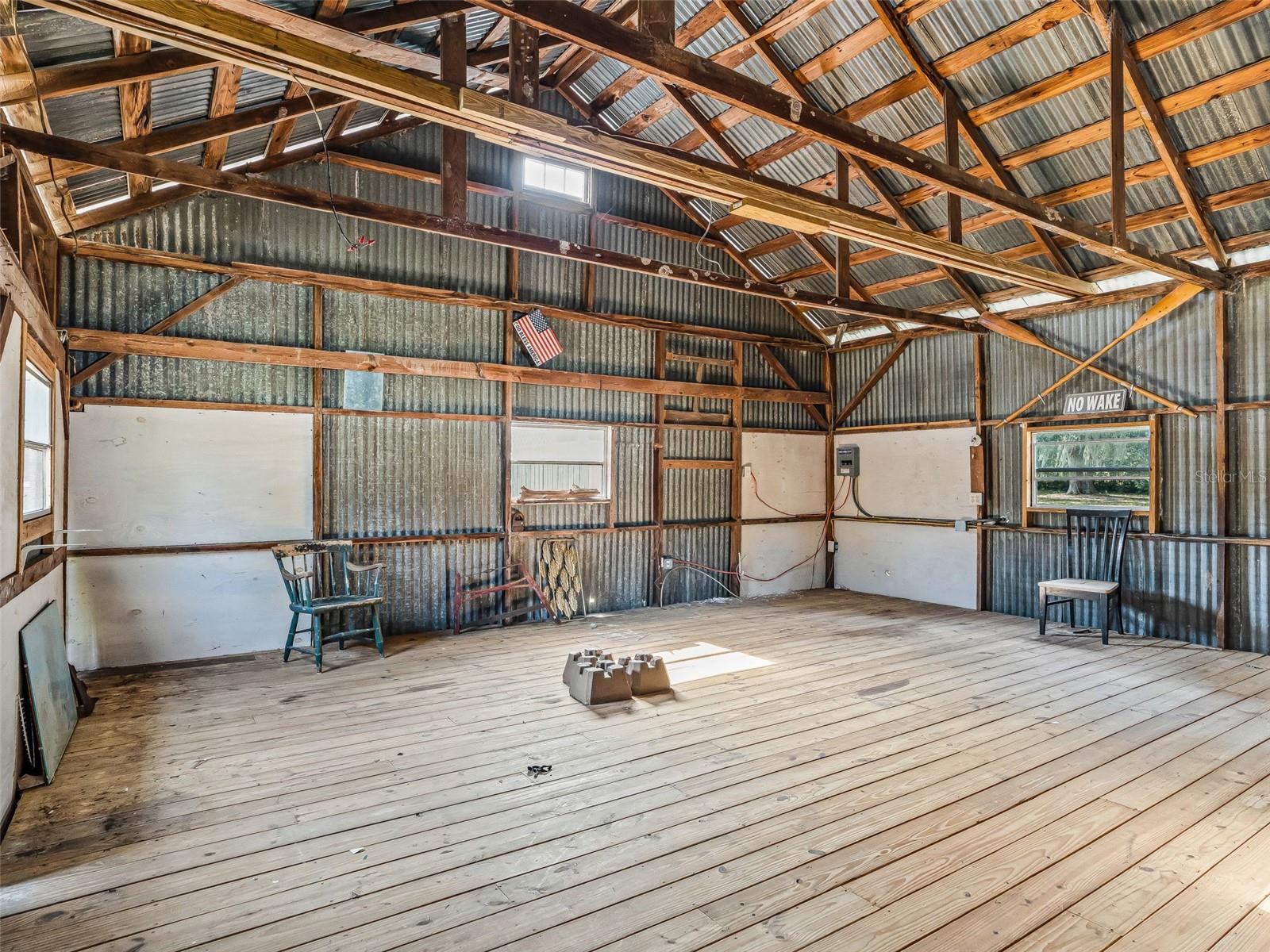 Listing photo id 40 for 10487 Highway 42