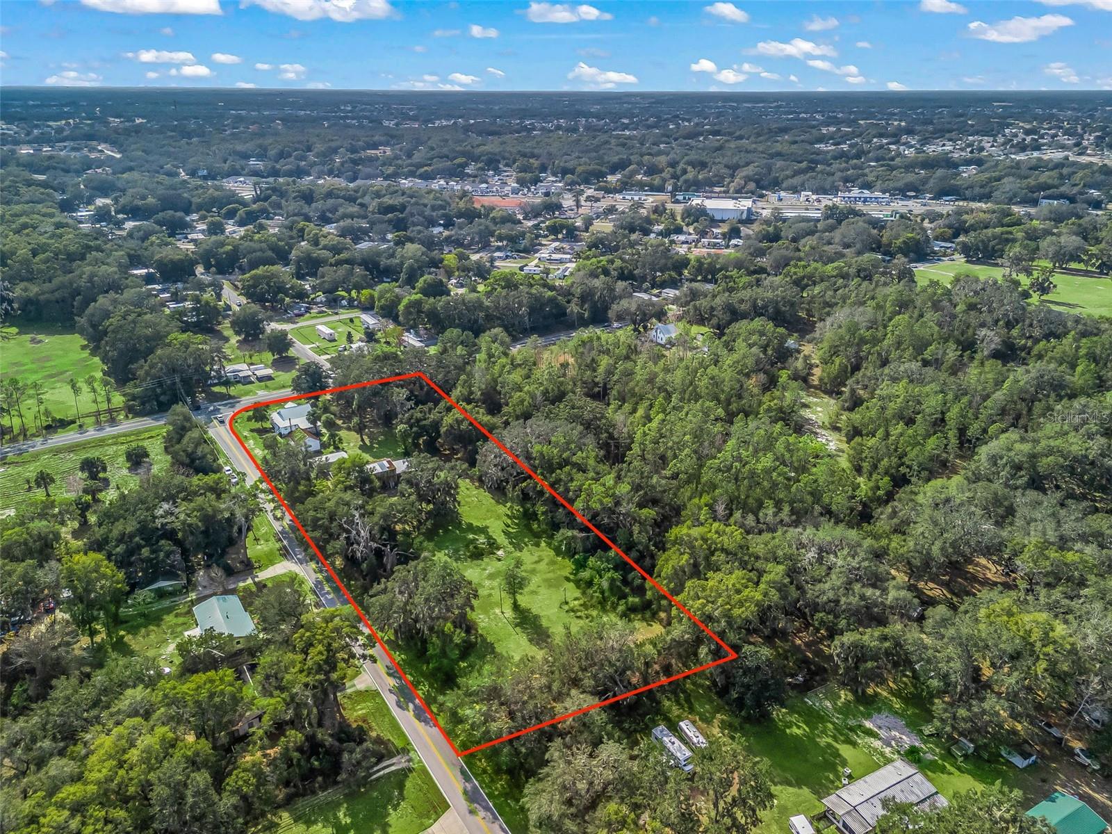 Listing photo id 61 for 10487 Highway 42