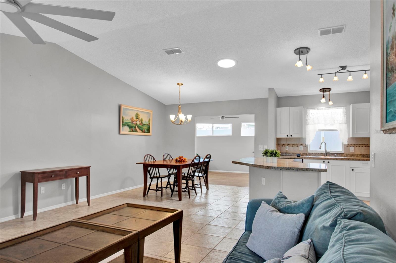 Image 10 of 40 For 807 Camino Del Rey Drive