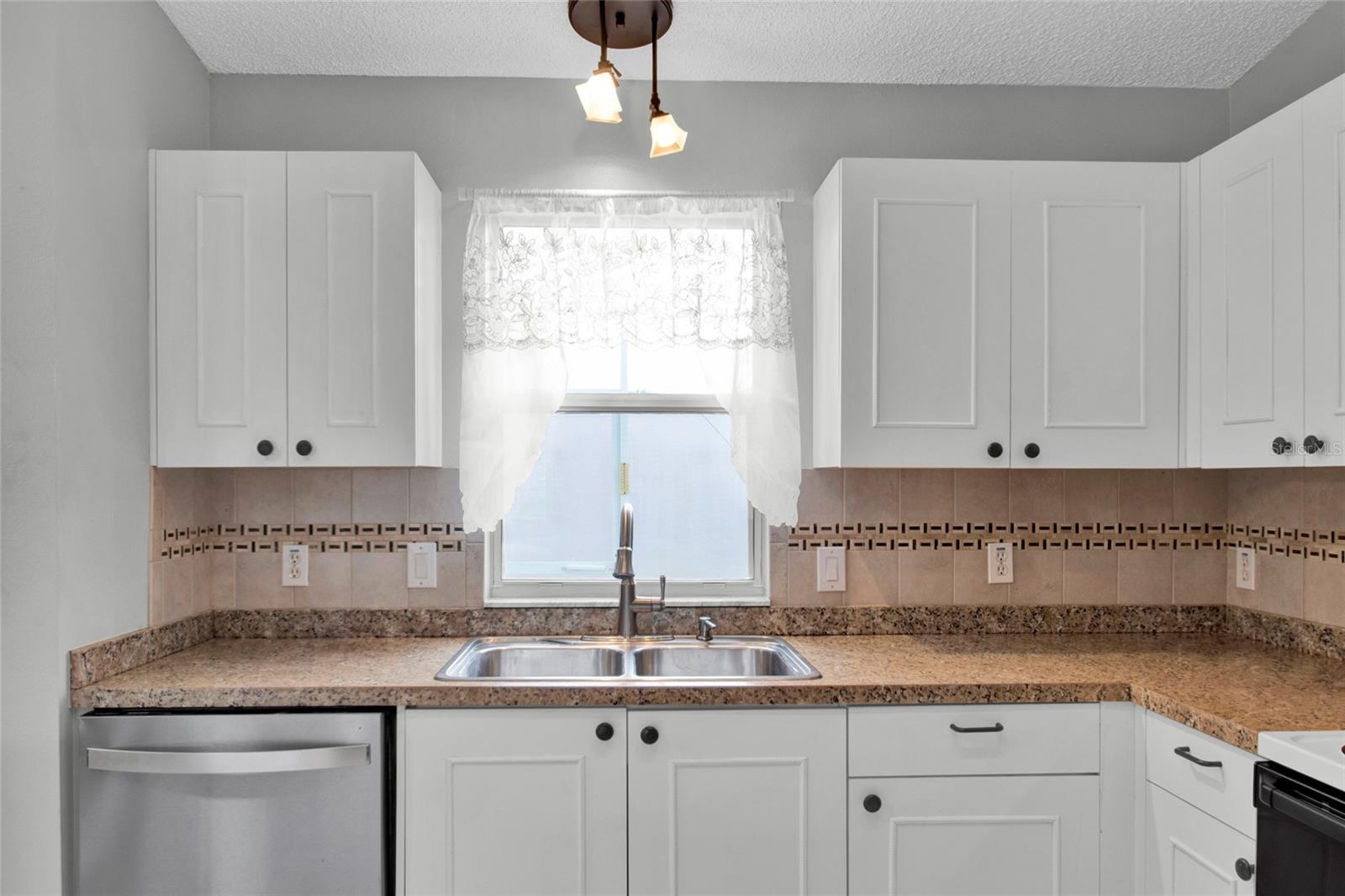 Image 14 of 40 For 807 Camino Del Rey Drive