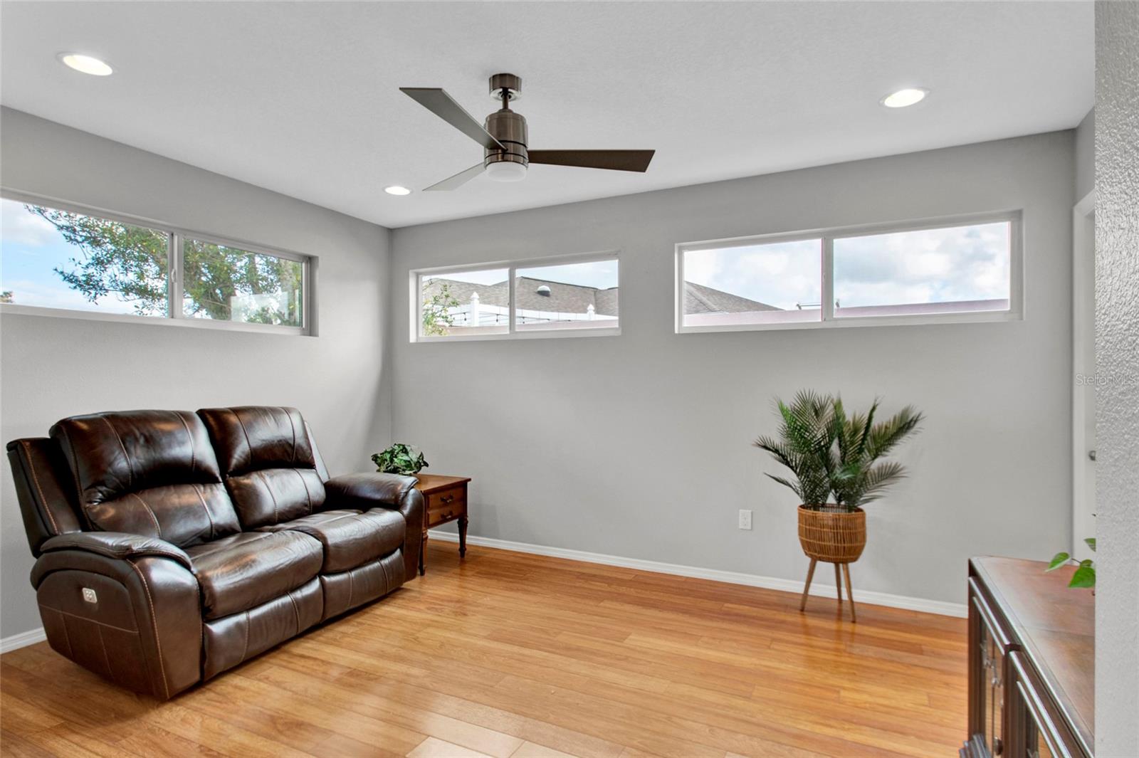 Image 16 of 40 For 807 Camino Del Rey Drive