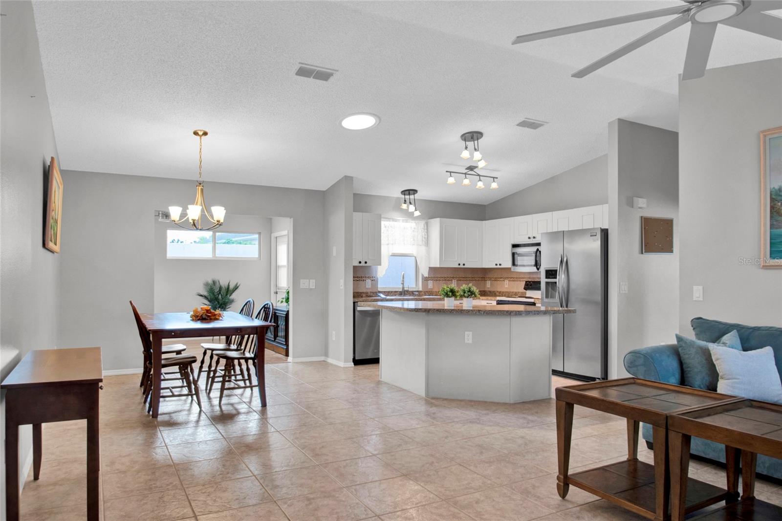 Image 6 of 40 For 807 Camino Del Rey Drive