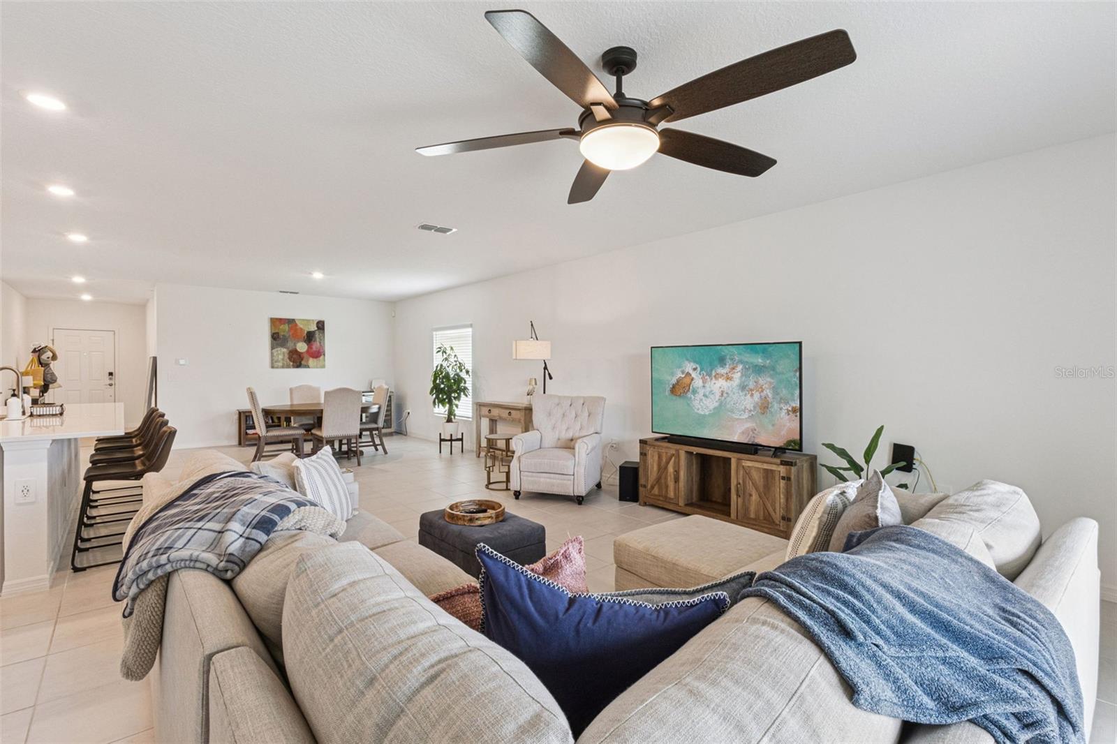 Image 10 of 39 For 1099 Calico Pointe Circle