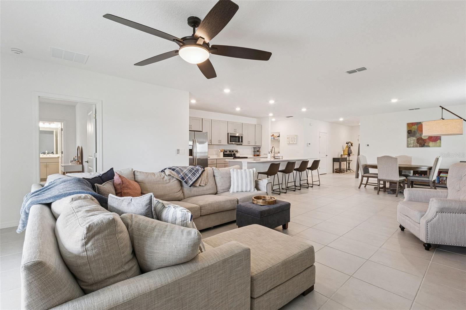 Image 11 of 39 For 1099 Calico Pointe Circle