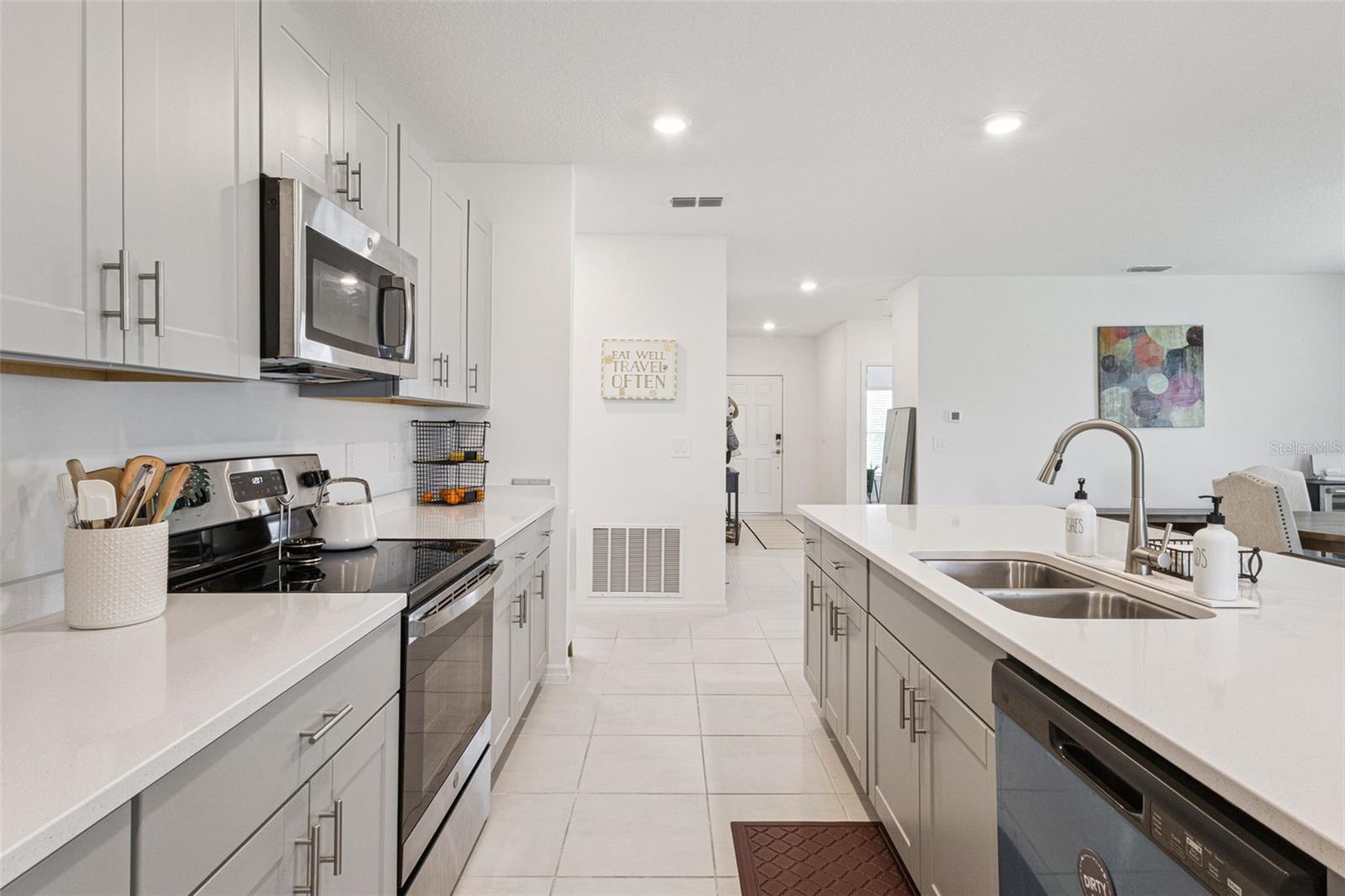 Image 15 of 39 For 1099 Calico Pointe Circle