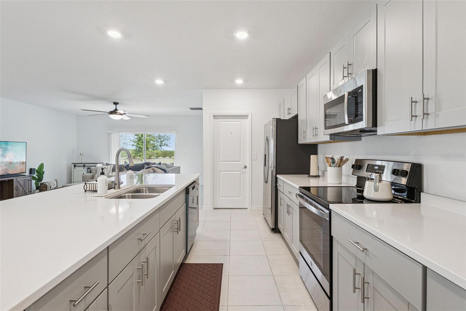 Image 18 of 39 For 1099 Calico Pointe Circle