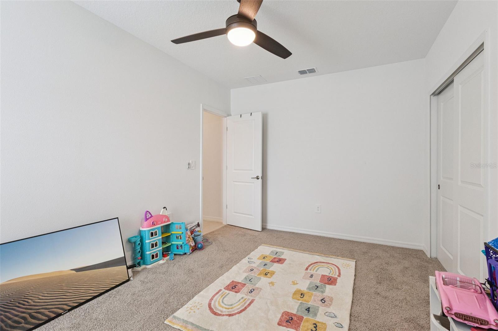 Image 23 of 39 For 1099 Calico Pointe Circle