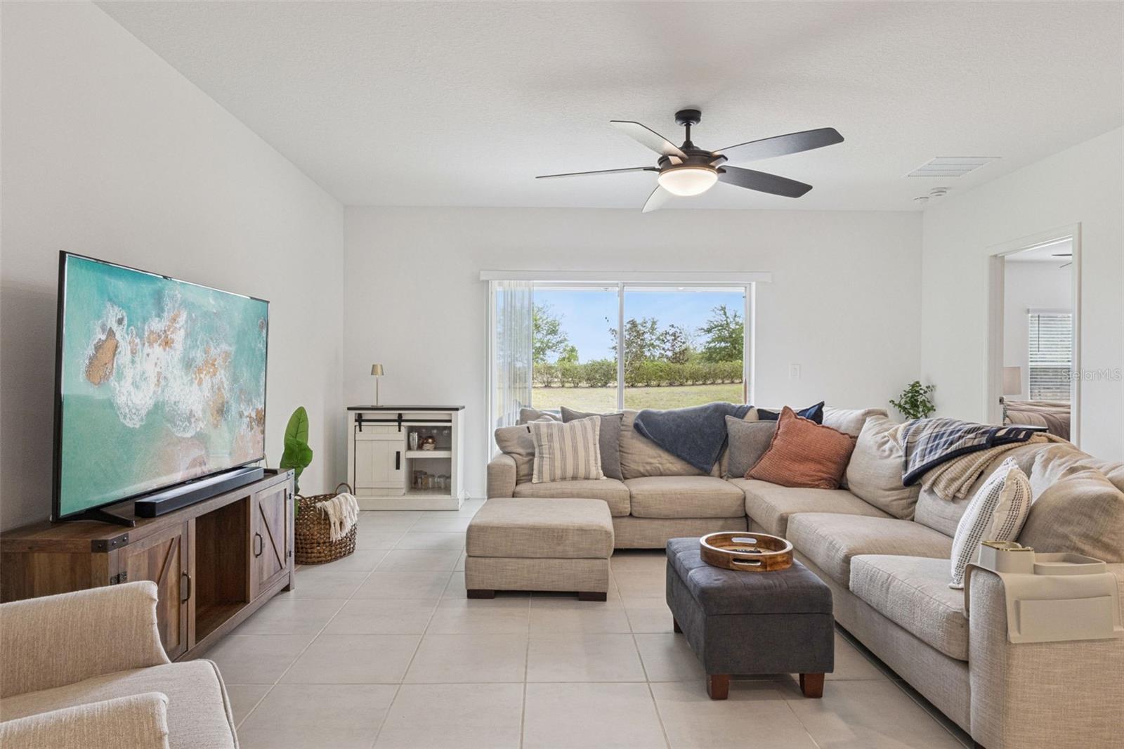 Image 3 of 39 For 1099 Calico Pointe Circle