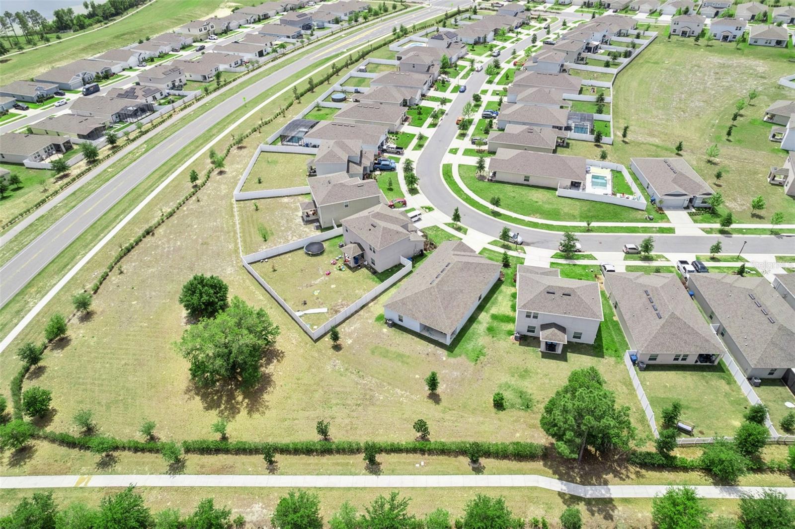 Image 35 of 39 For 1099 Calico Pointe Circle