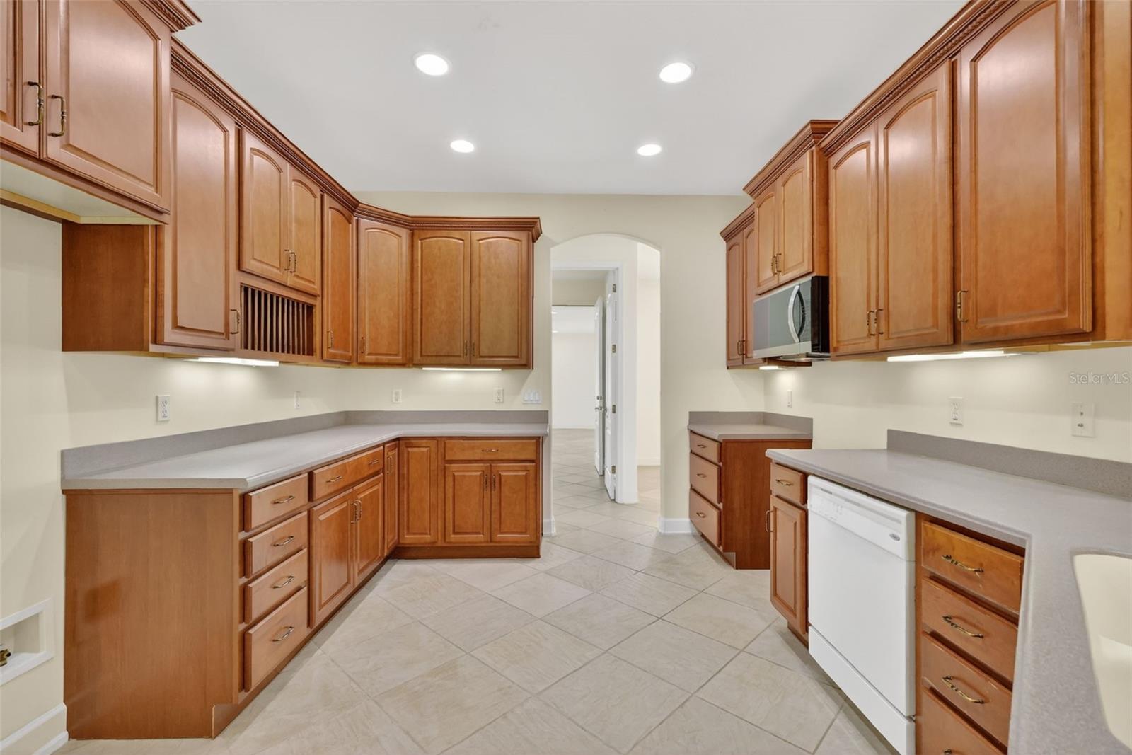 Image 6 of 80 For 42808 Royal Trails Road