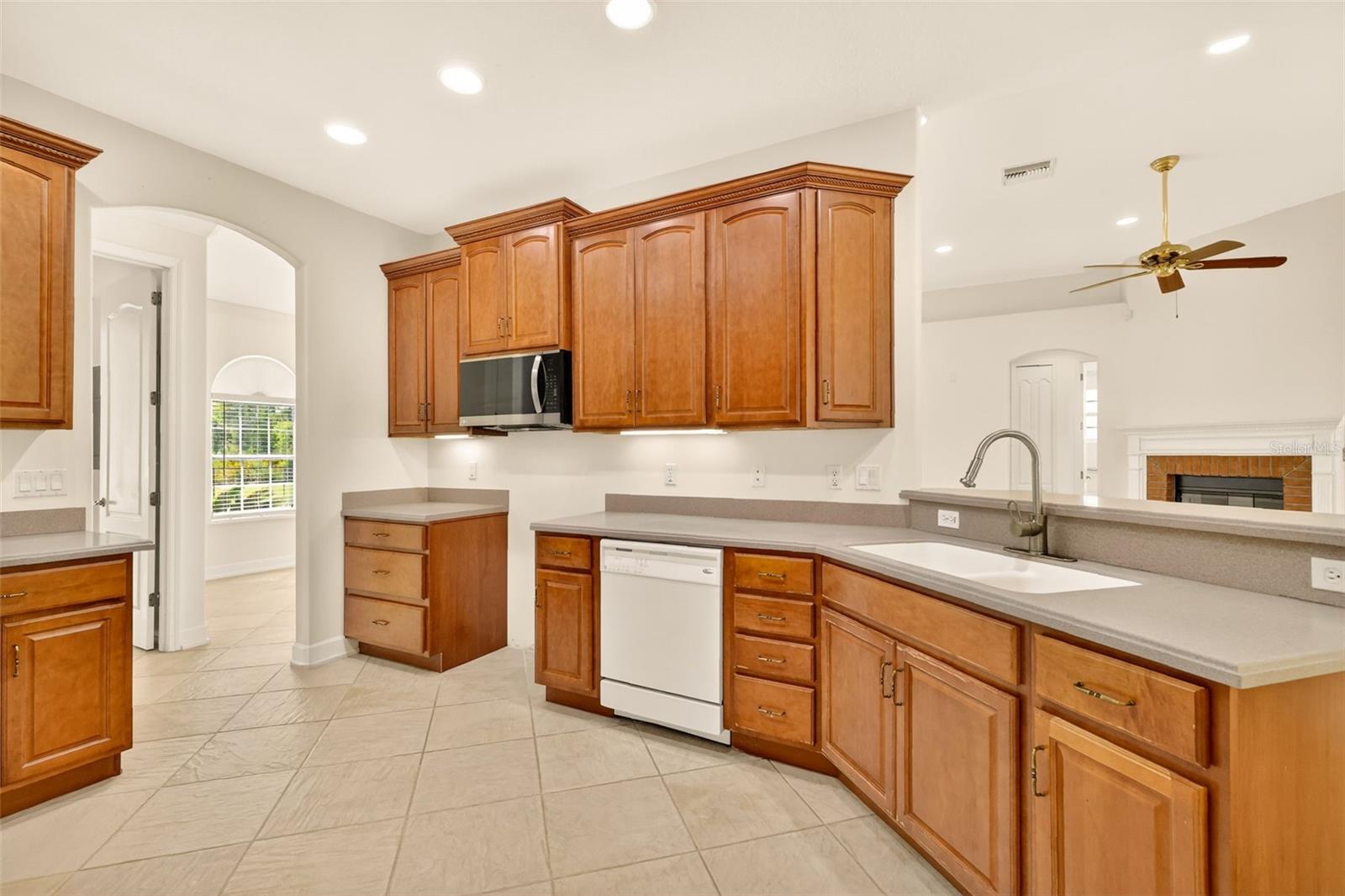 Image 7 of 80 For 42808 Royal Trails Road