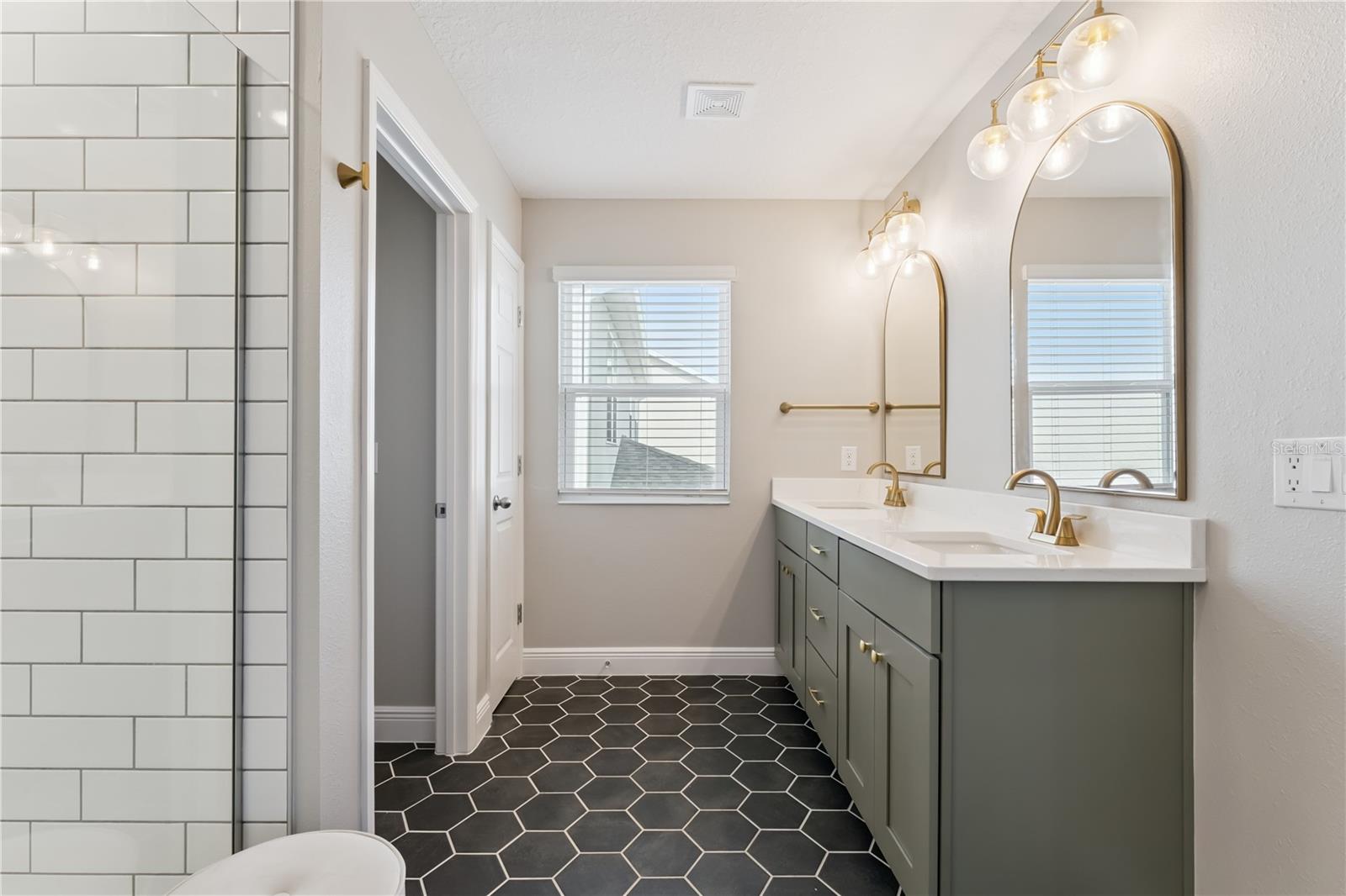 Image 30 of 53 For 14434 Crestavista Avenue