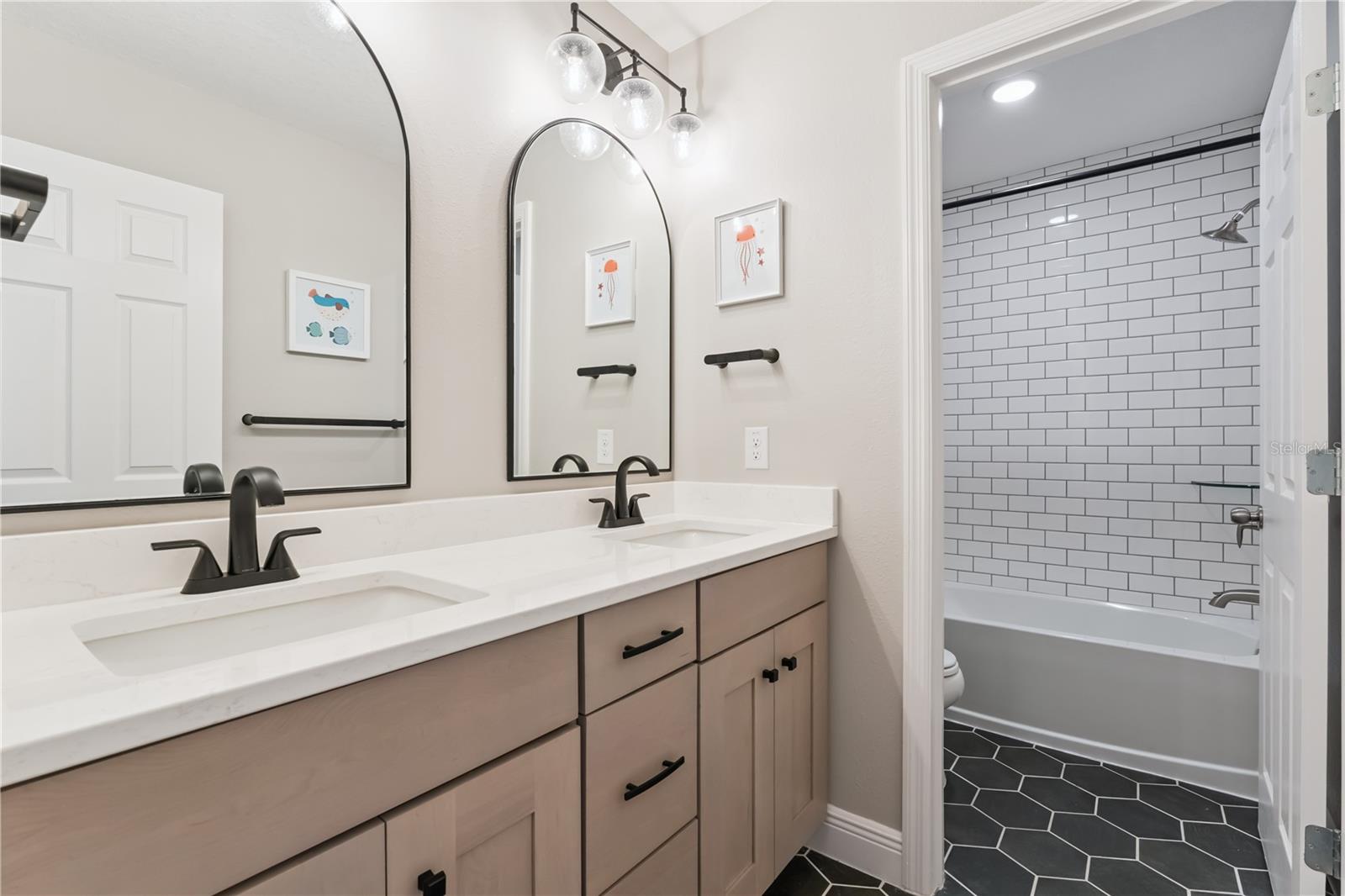 Image 40 of 53 For 14434 Crestavista Avenue