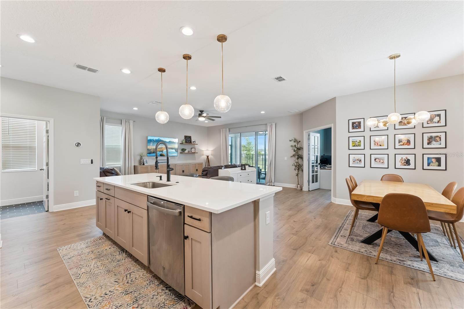 Image 6 of 53 For 14434 Crestavista Avenue