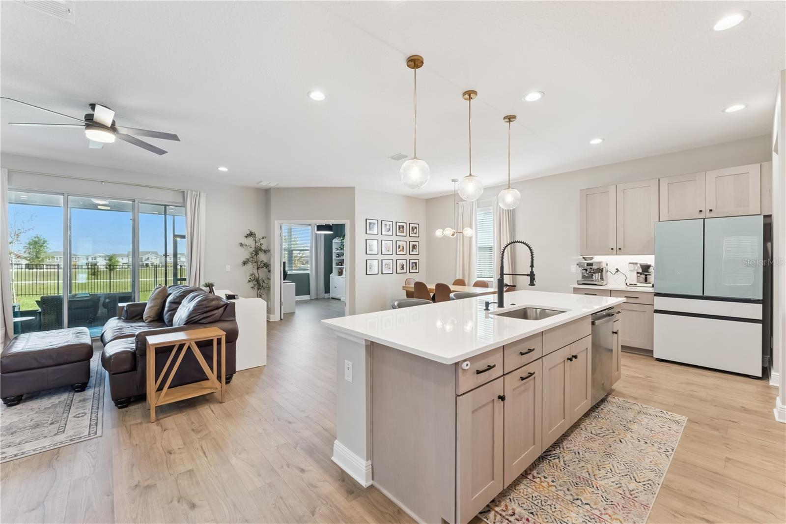 Image 7 of 53 For 14434 Crestavista Avenue