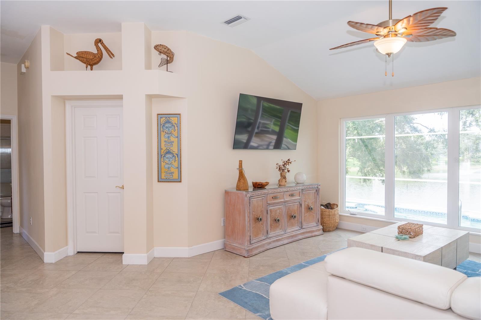 Image 11 of 26 For 714 Bayhill Court