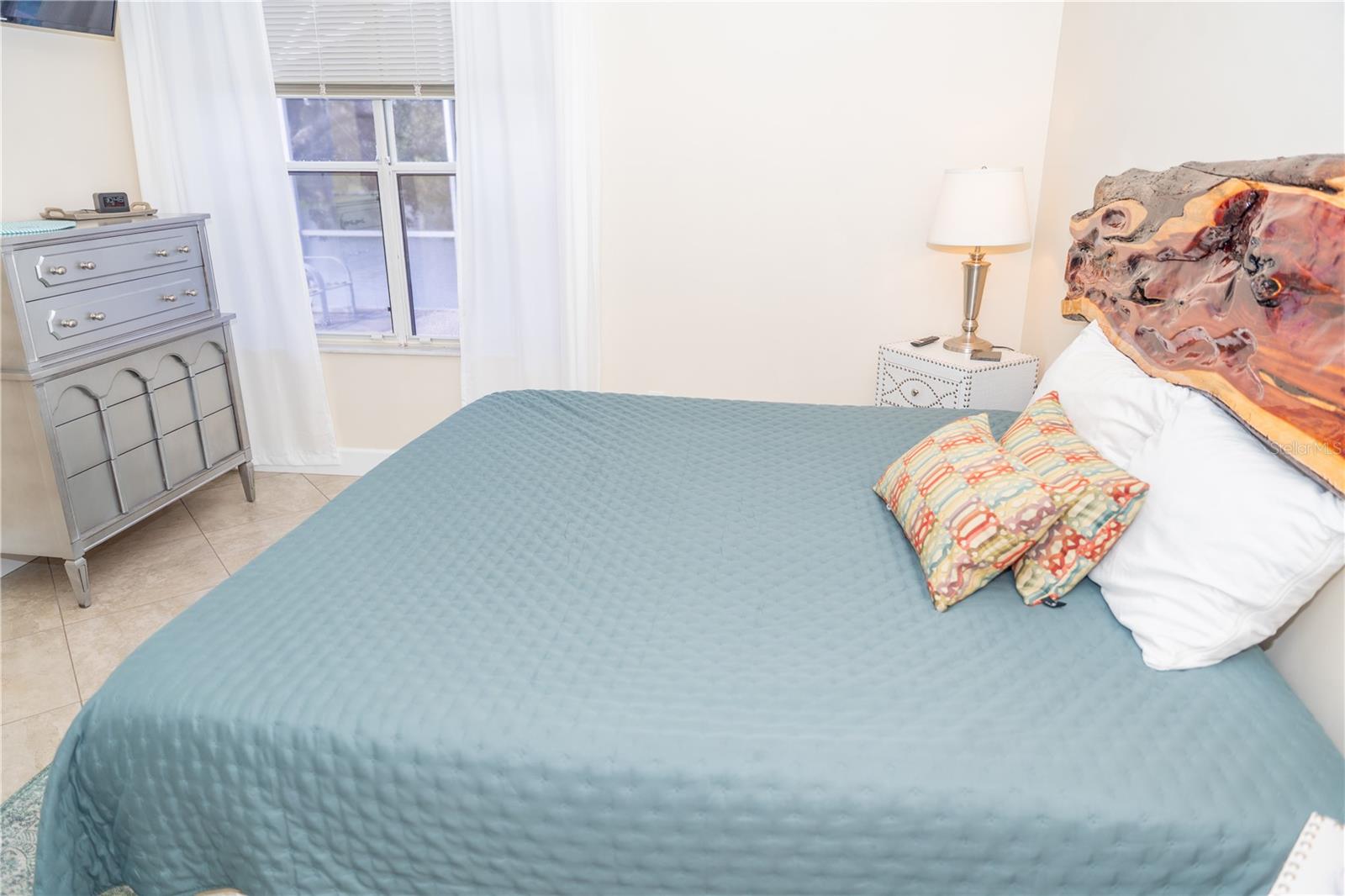 Image 14 of 26 For 714 Bayhill Court