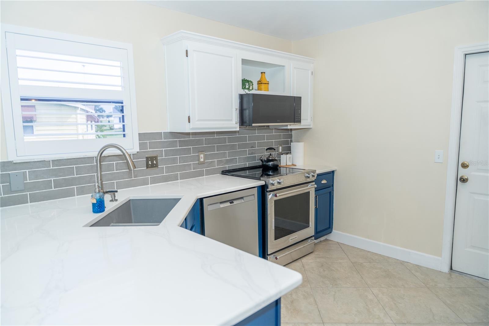 Image 9 of 26 For 714 Bayhill Court